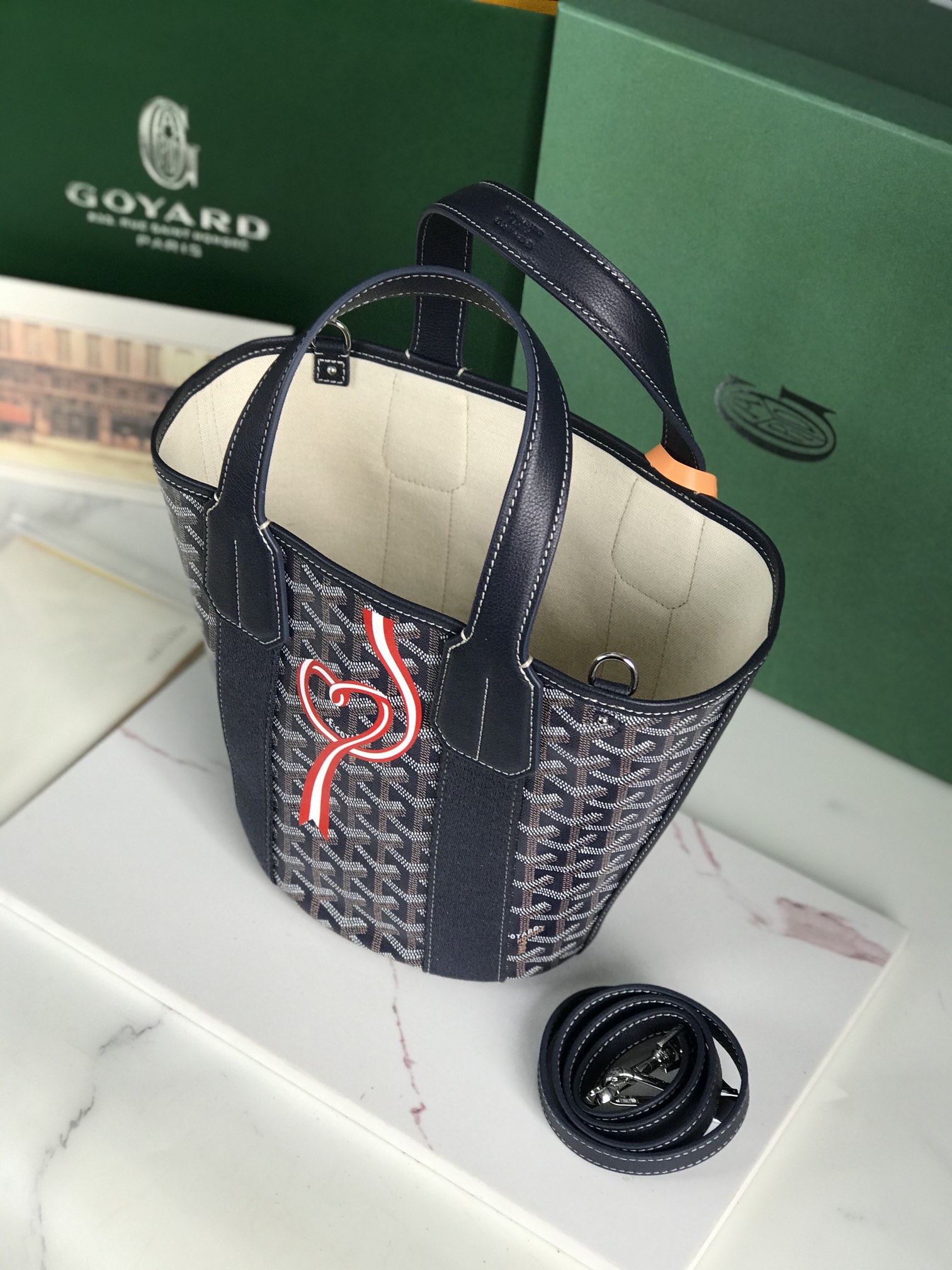 Pre-Owned Goyard PM Belharra Tote Printed Coated Canvas  bag in navy