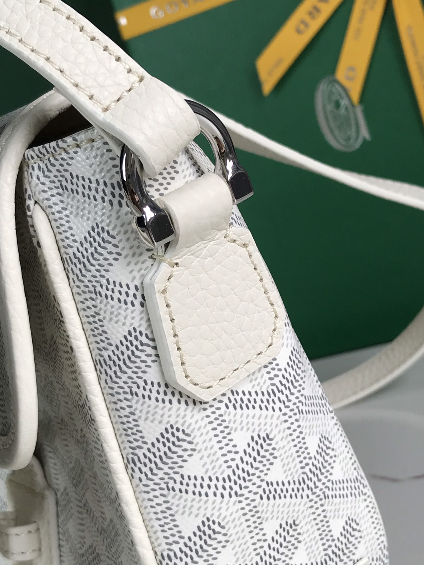 GOYARD Chevron Grand white 923372 |