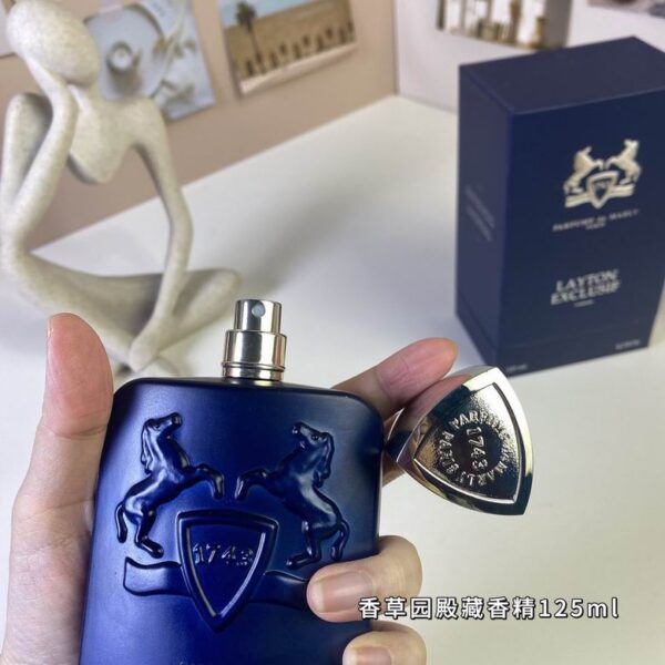 Layton Royal Essence by Parfums de Marly Eau de Parfum Spray – 4.2 oz / 125ml