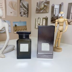 Tom Ford Oud Wood Eau de Parfum – 3.4 oz / 100ml (Black Edition)