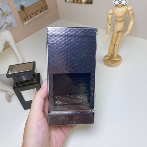 Tom Ford Oud Wood Eau de Parfum – 3.4 oz / 100ml (Black Edition)
