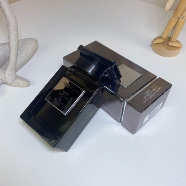 Tom Ford Oud Wood Eau de Parfum – 3.4 oz / 100ml (Black Edition)