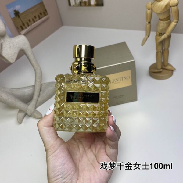 Valentino Uomo Born in Roma “The Gold” – Eau de Toilette (3.4 oz / 100 ml)