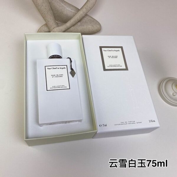 Add to Wishlist Van Cleef & Arpels Van Cleef & Arpels Collection Extraordinaire Santal Blanc Eau De Parfum 75ml