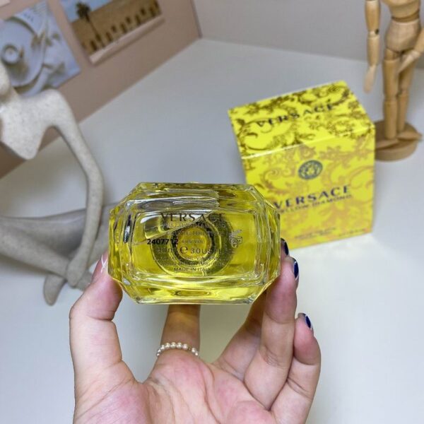 Versace Yellow Diamond Versace Edt Spray No Cap 90ml