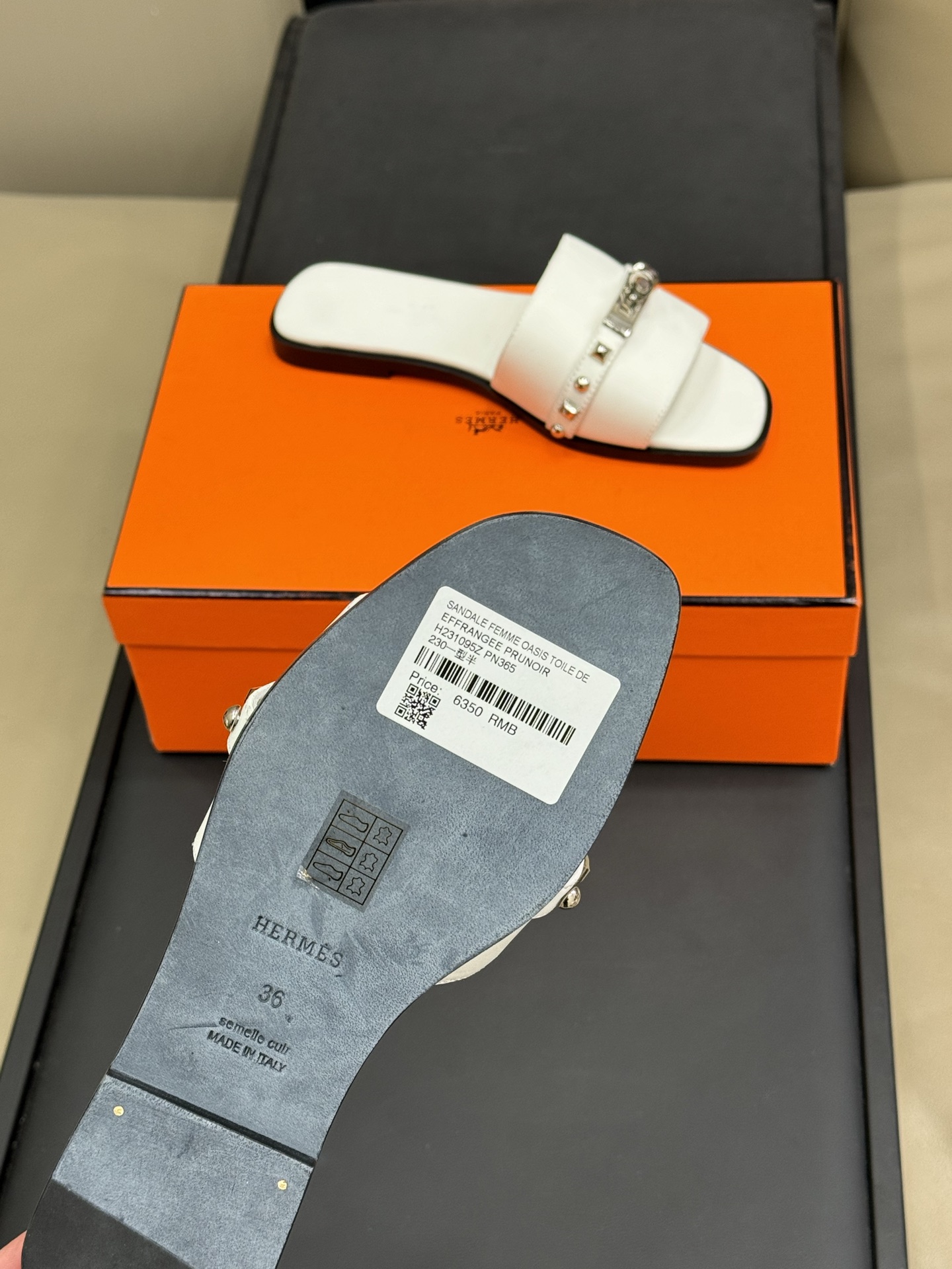 Brand New 2023 Hermes Oran Sandals Leather Rouge Jaipur Brand New 2023 Hermes Oran Sandals Leather Rouge Jaipur