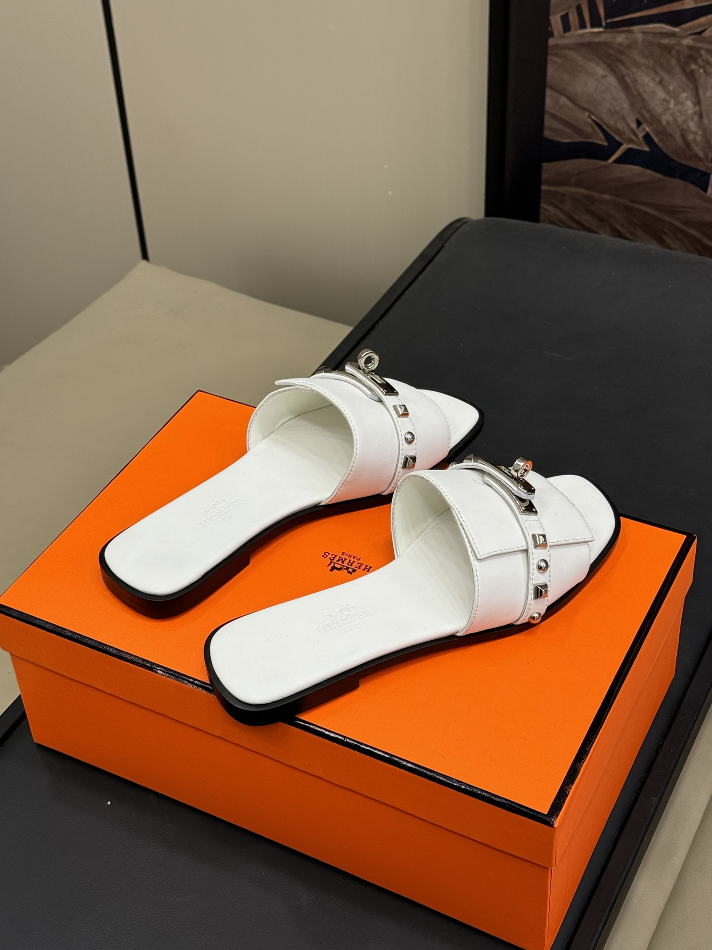 Brand New 2023 Hermes Oran Sandals Leather Rouge Jaipur Brand New 2023 Hermes Oran Sandals Leather Rouge Jaipur