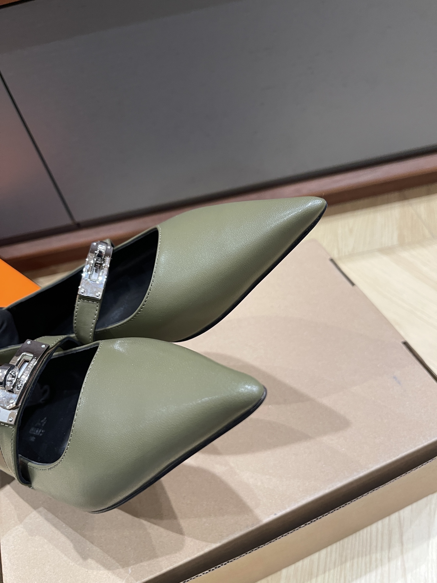 HERMES 00018