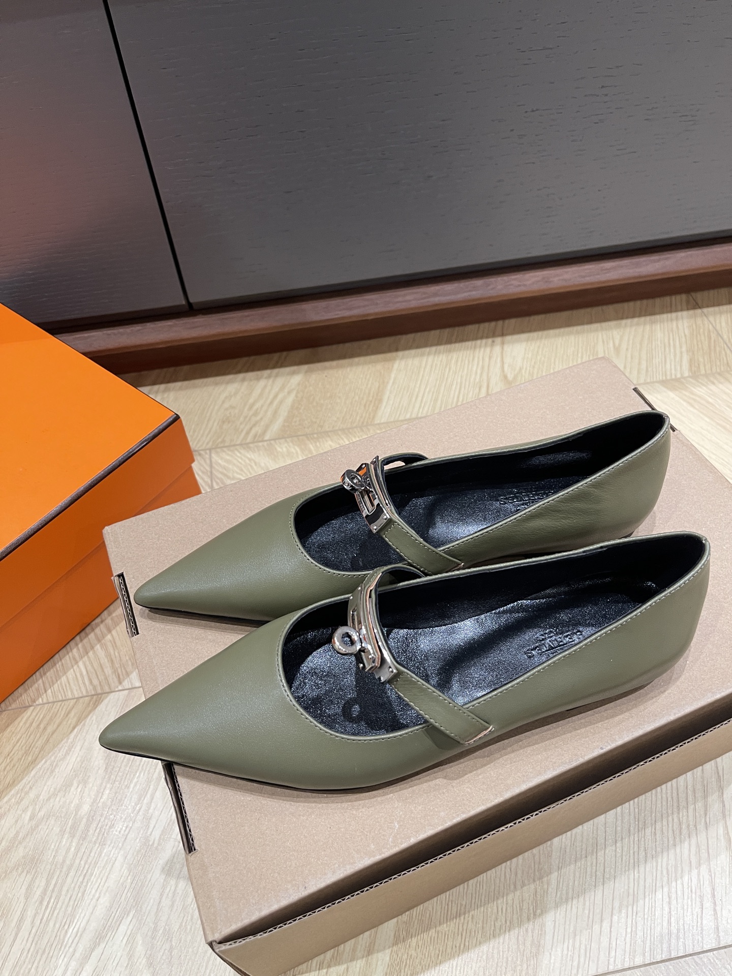 HERMES 00018