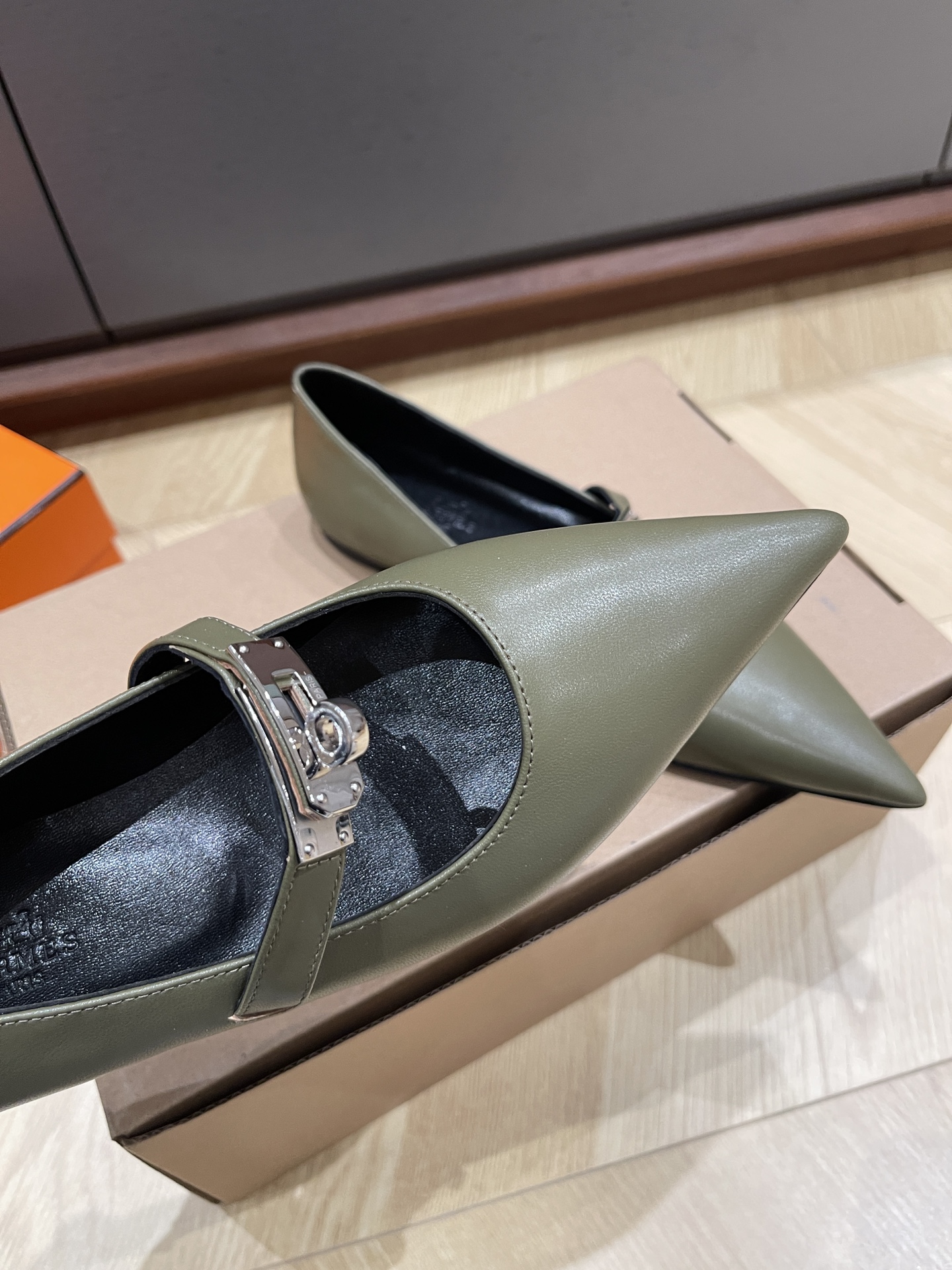 HERMES 00018