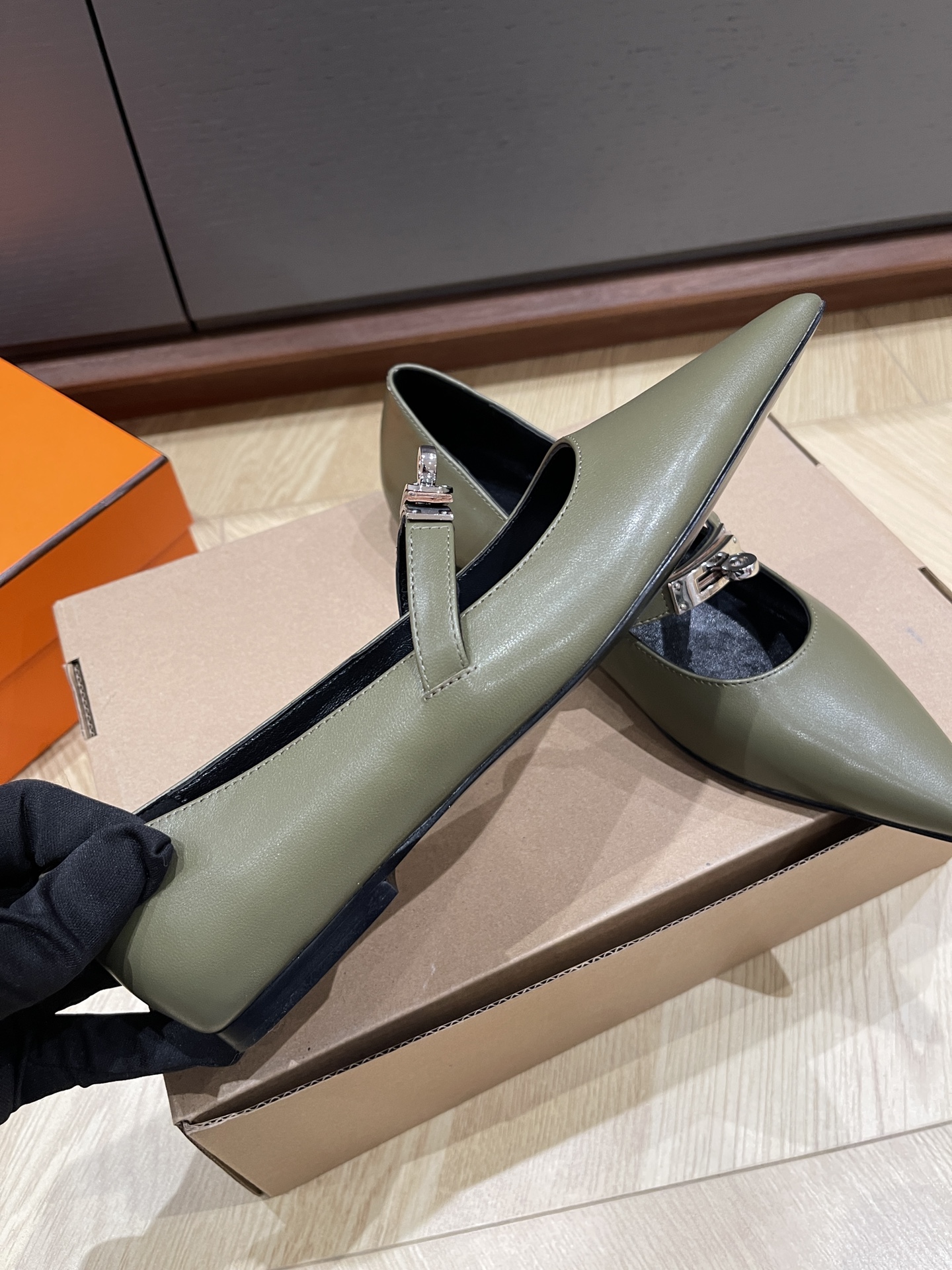 HERMES 00018