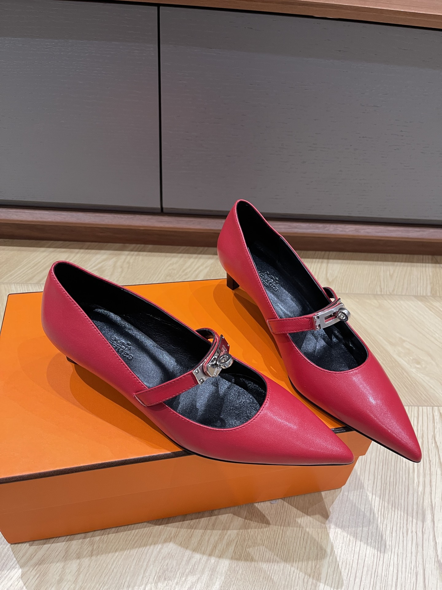 HERMES 00049 HERMES 00049