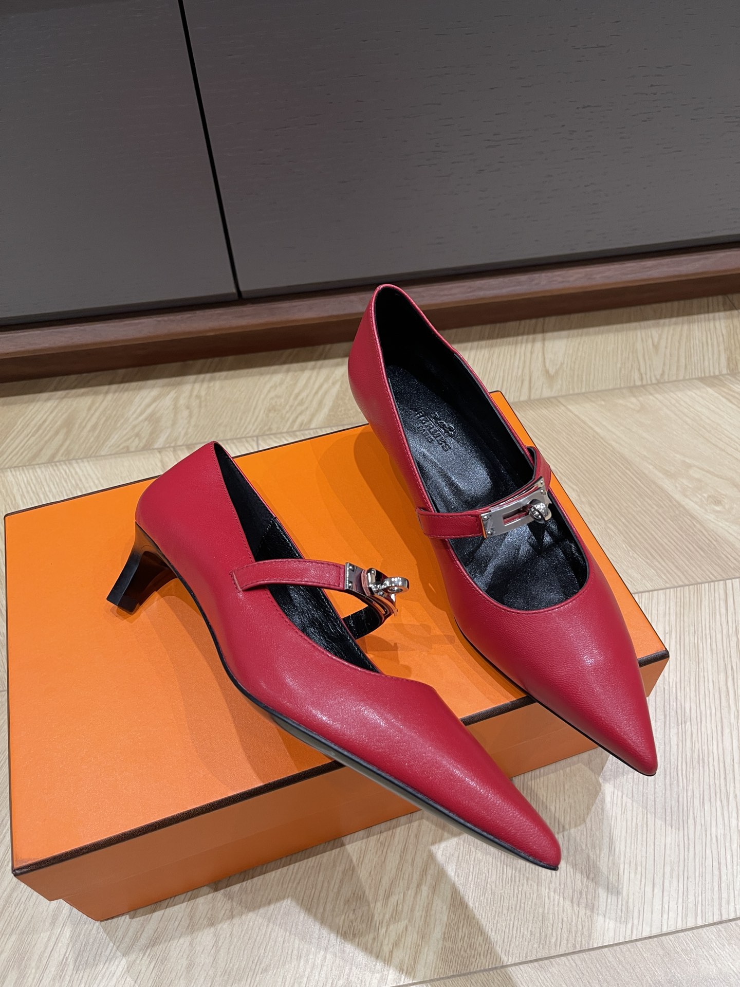 HERMES 00049 HERMES 00049