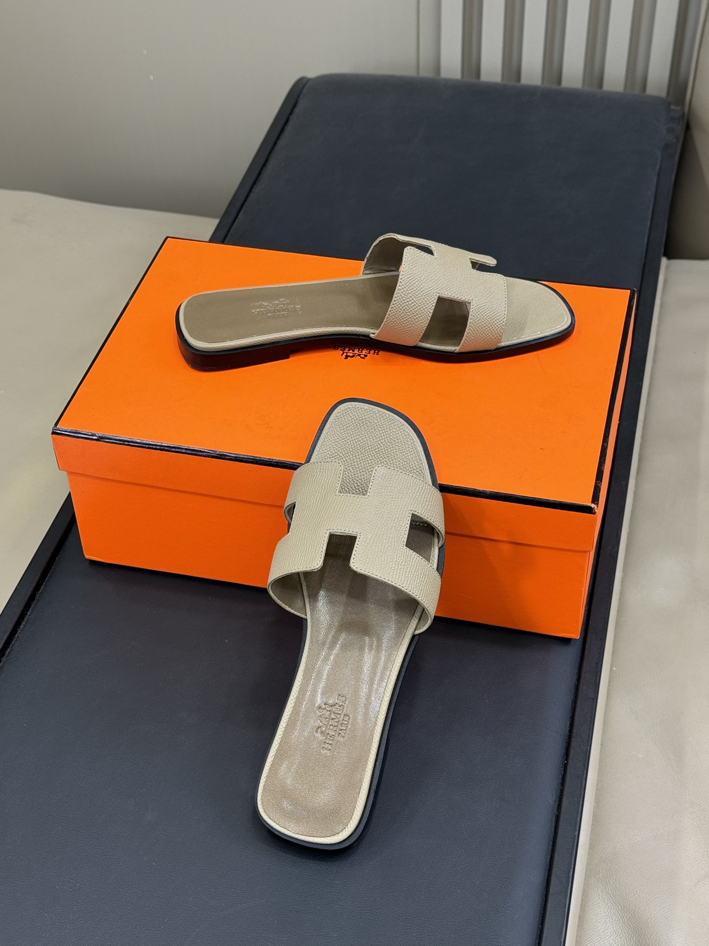 HERMES 00049 HERMES 00049