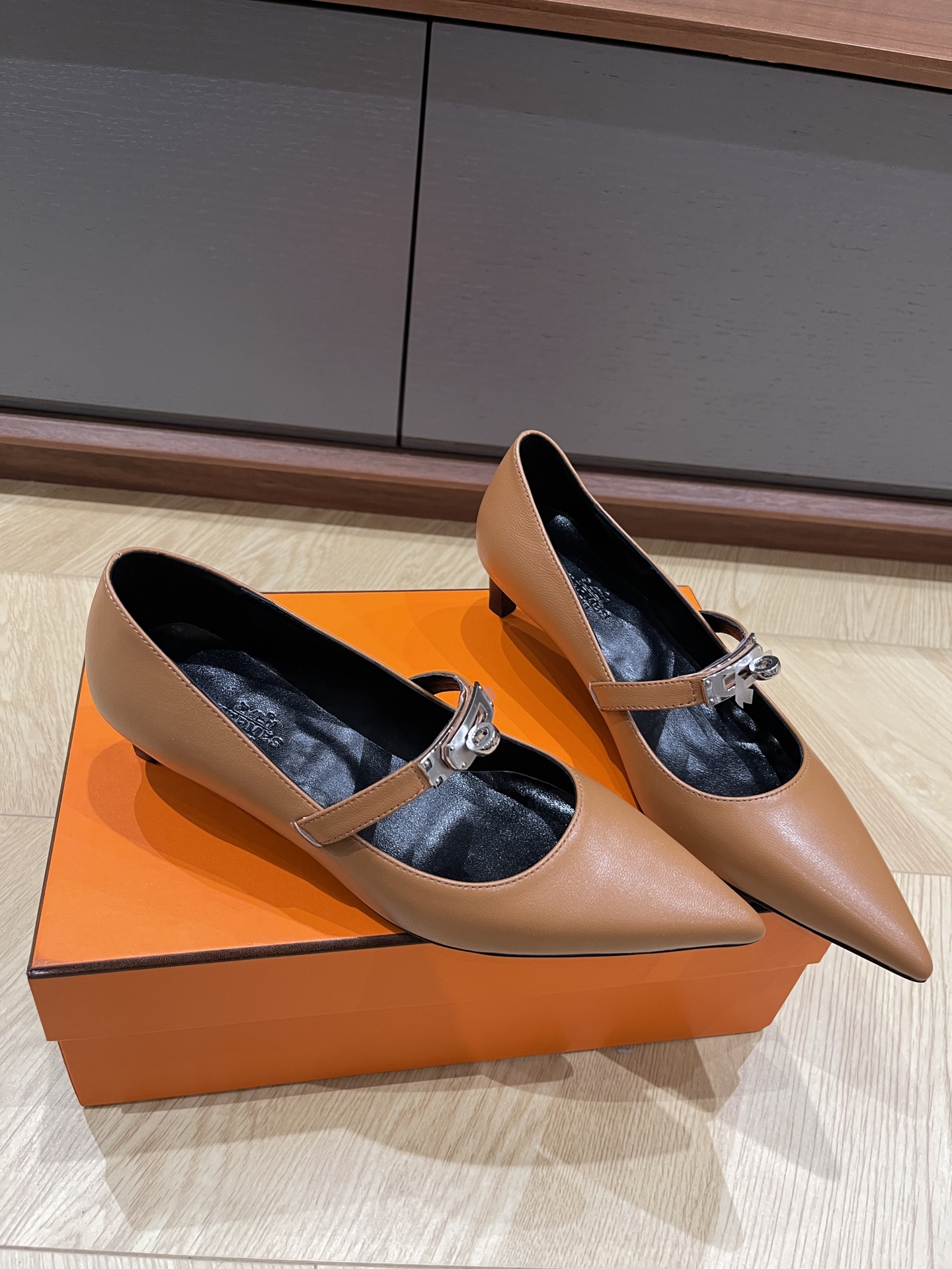 HERMES 00069 HERMES 00069