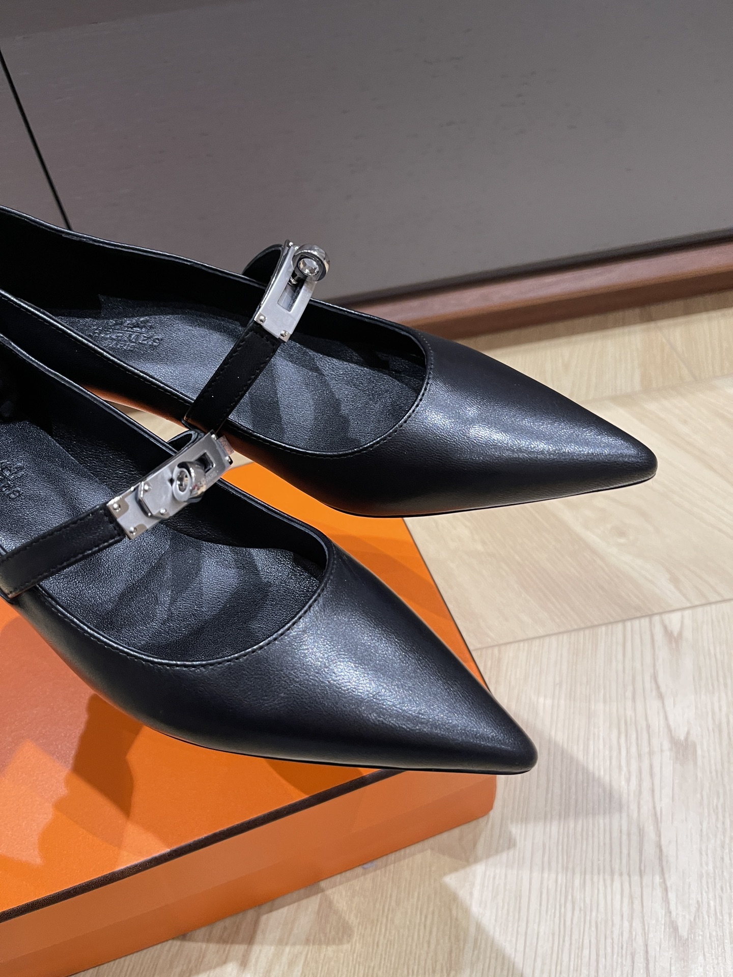 HERMES 00088