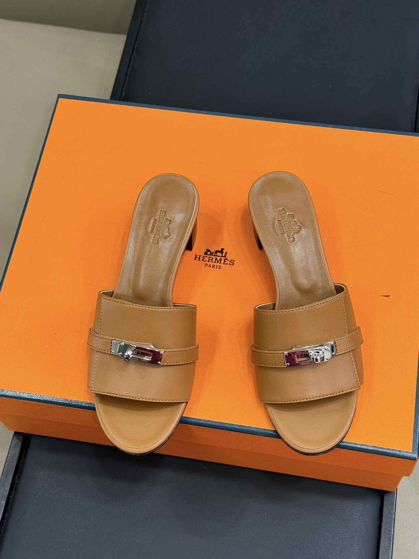 Gigi 50 sandal | Hermès USA