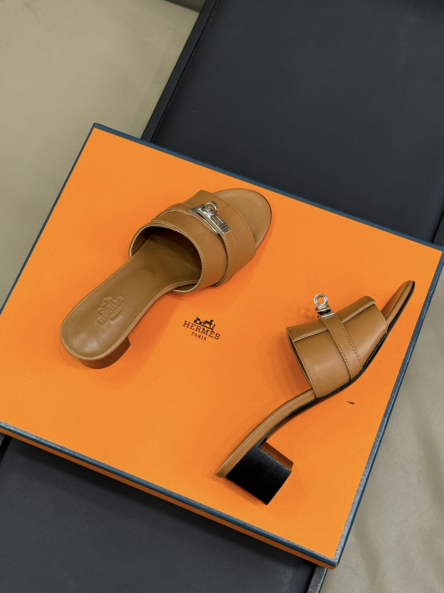 Gigi 50 sandal | Hermès USA