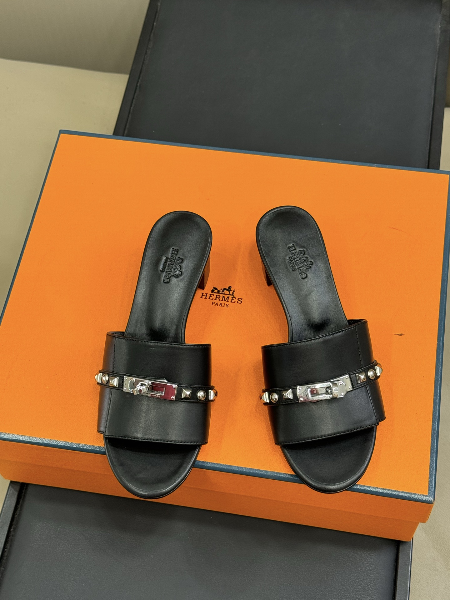 HERMES 00119 HERMES 00119