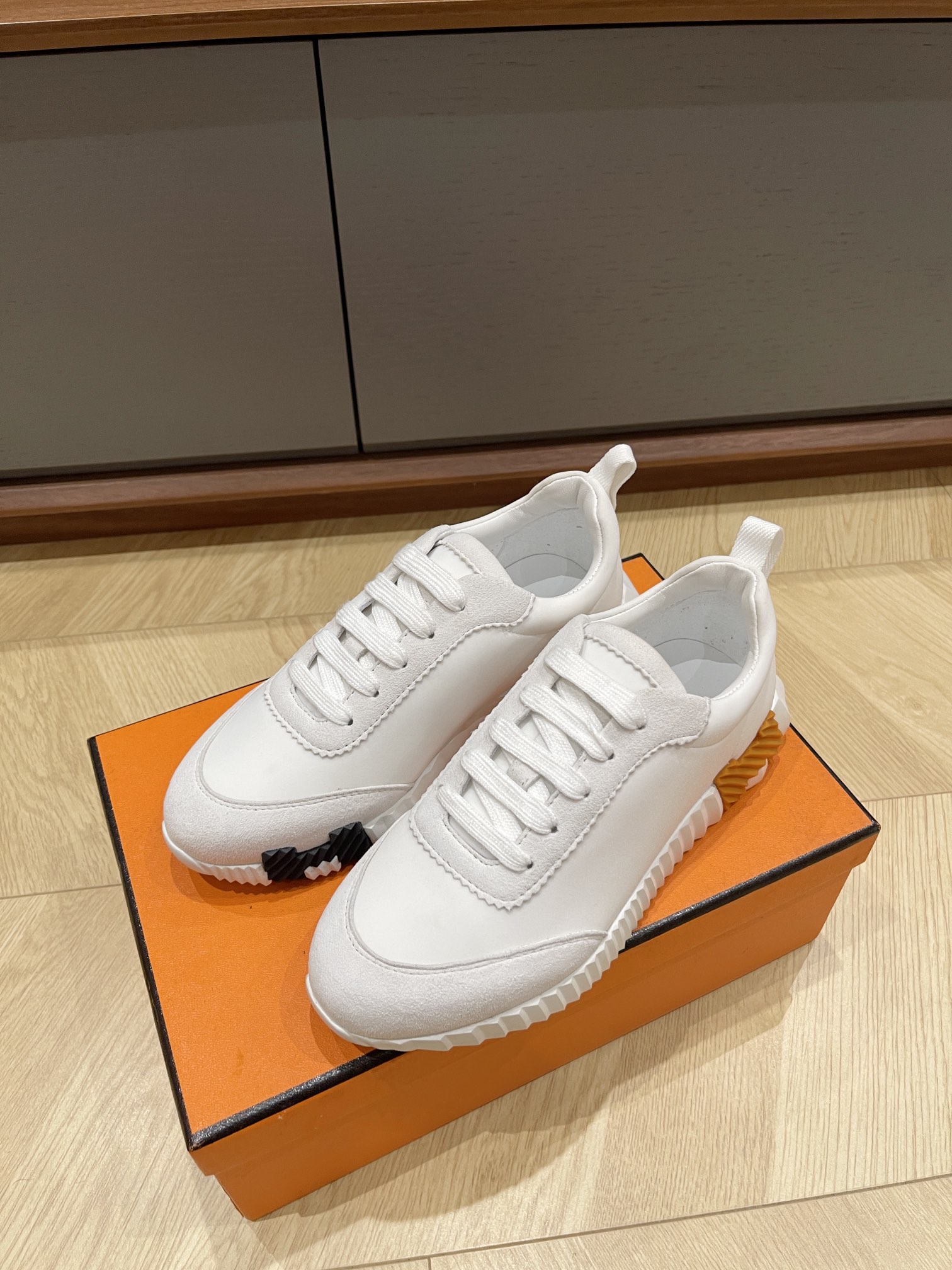 HERMES 00129