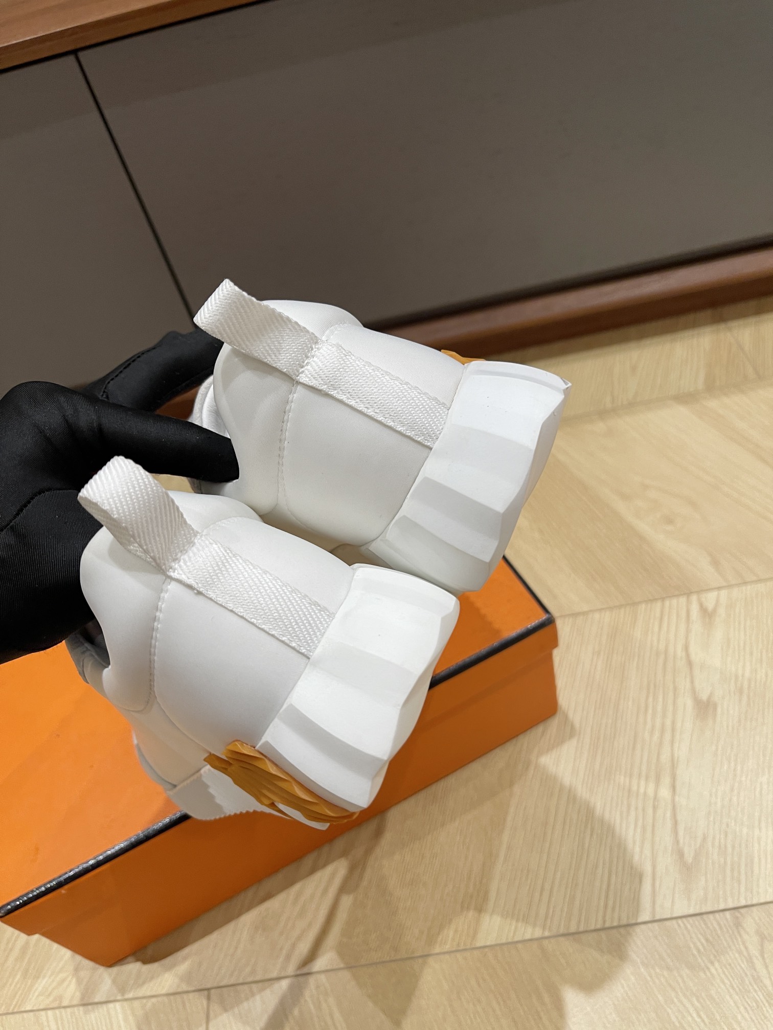 HERMES 00129