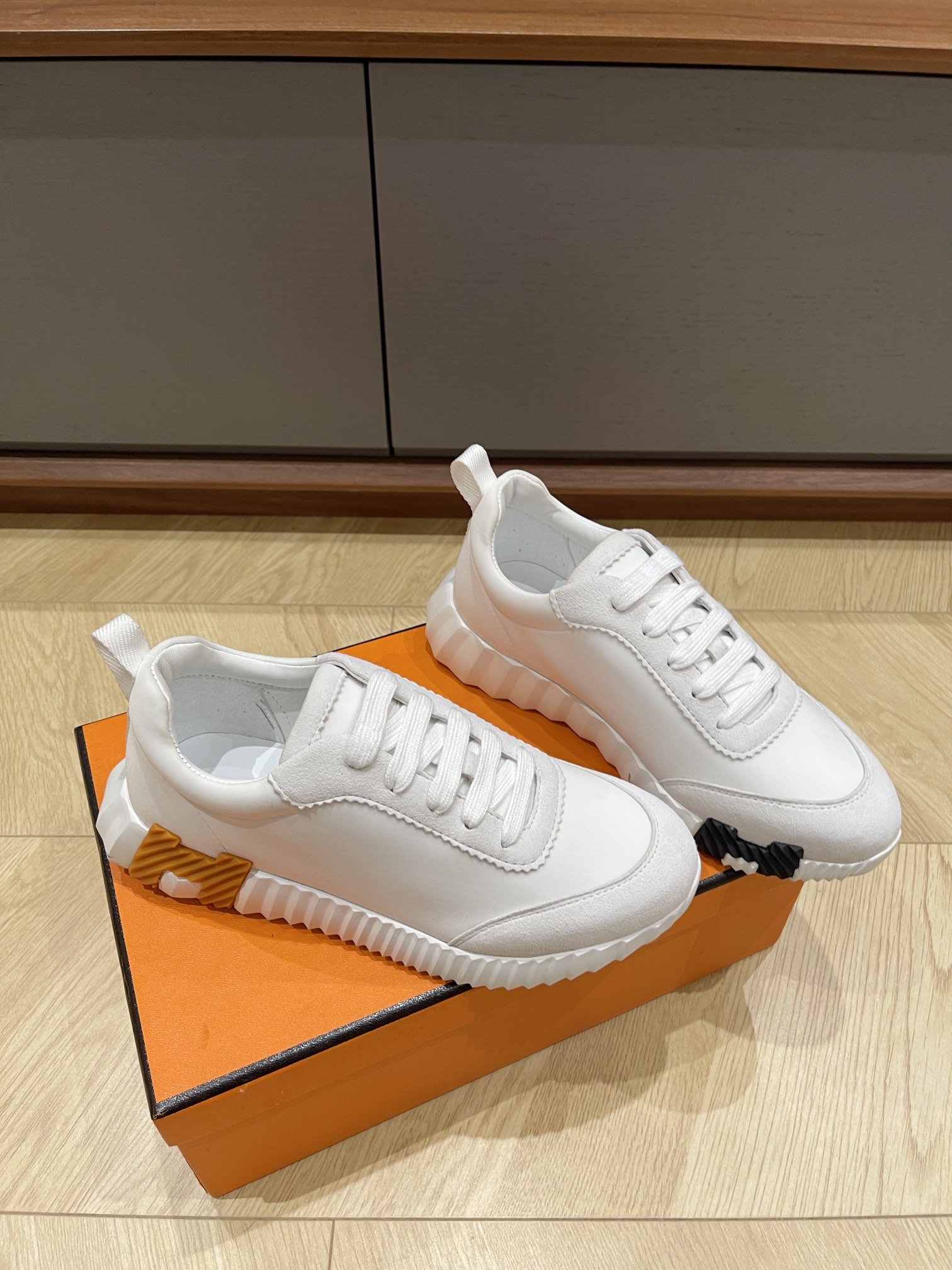 HERMES 00129