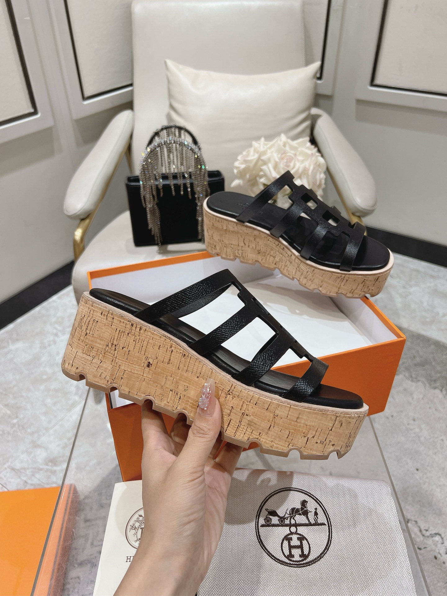 Hermes Women Isabella 30 Sandal in Calfskin-Black