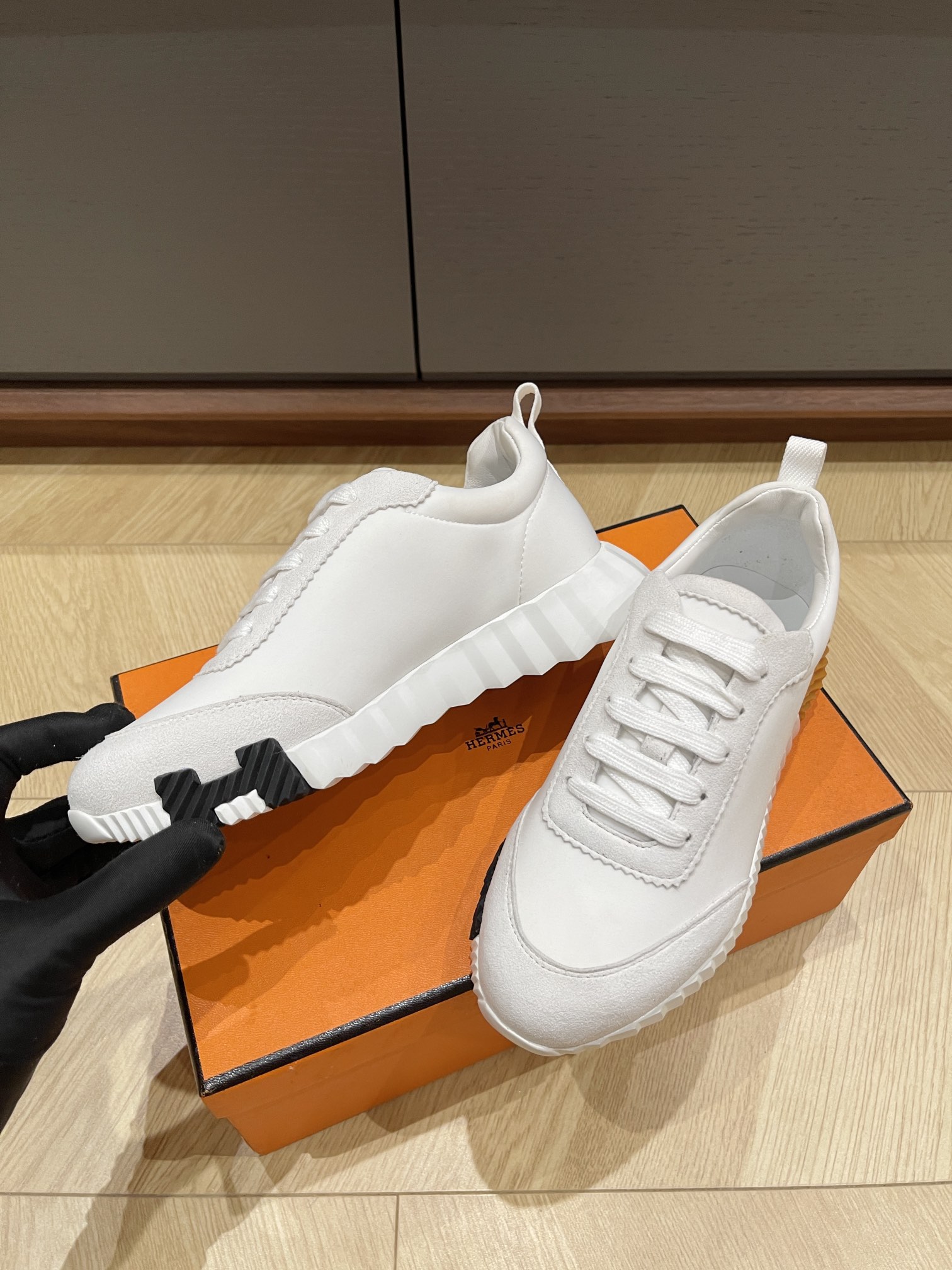 HERMES 00129