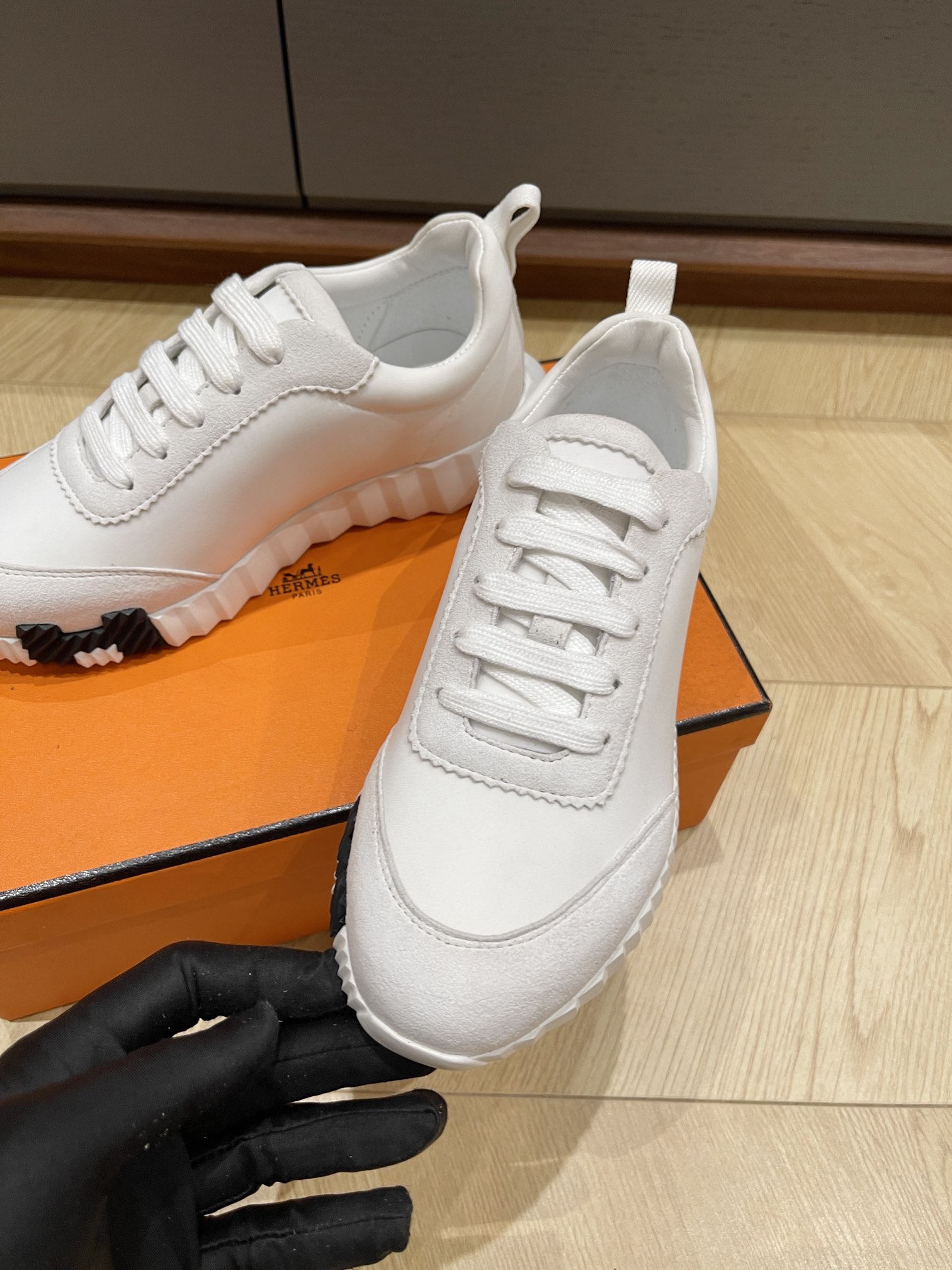 HERMES 00129
