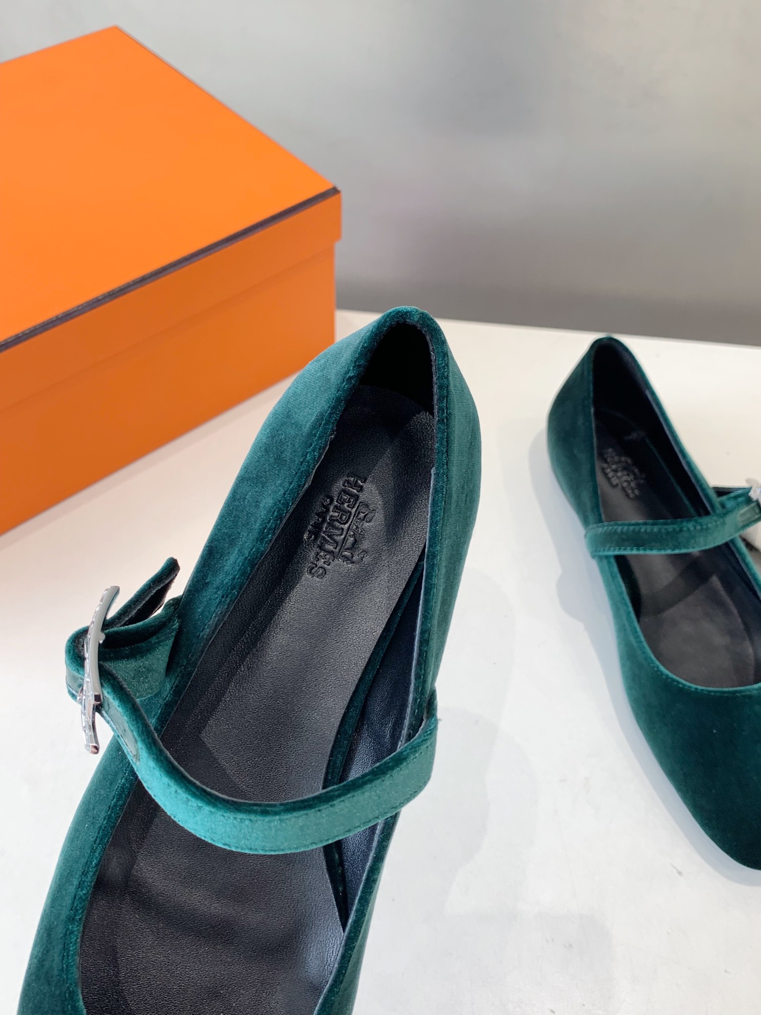 Hermès Ballerines en velours vertes