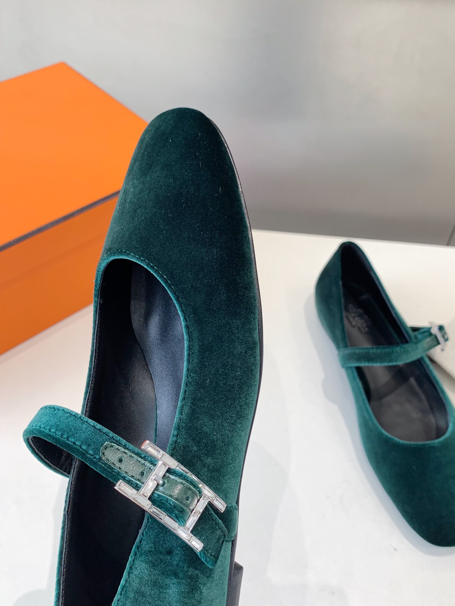 Hermès Ballerines en velours vertes