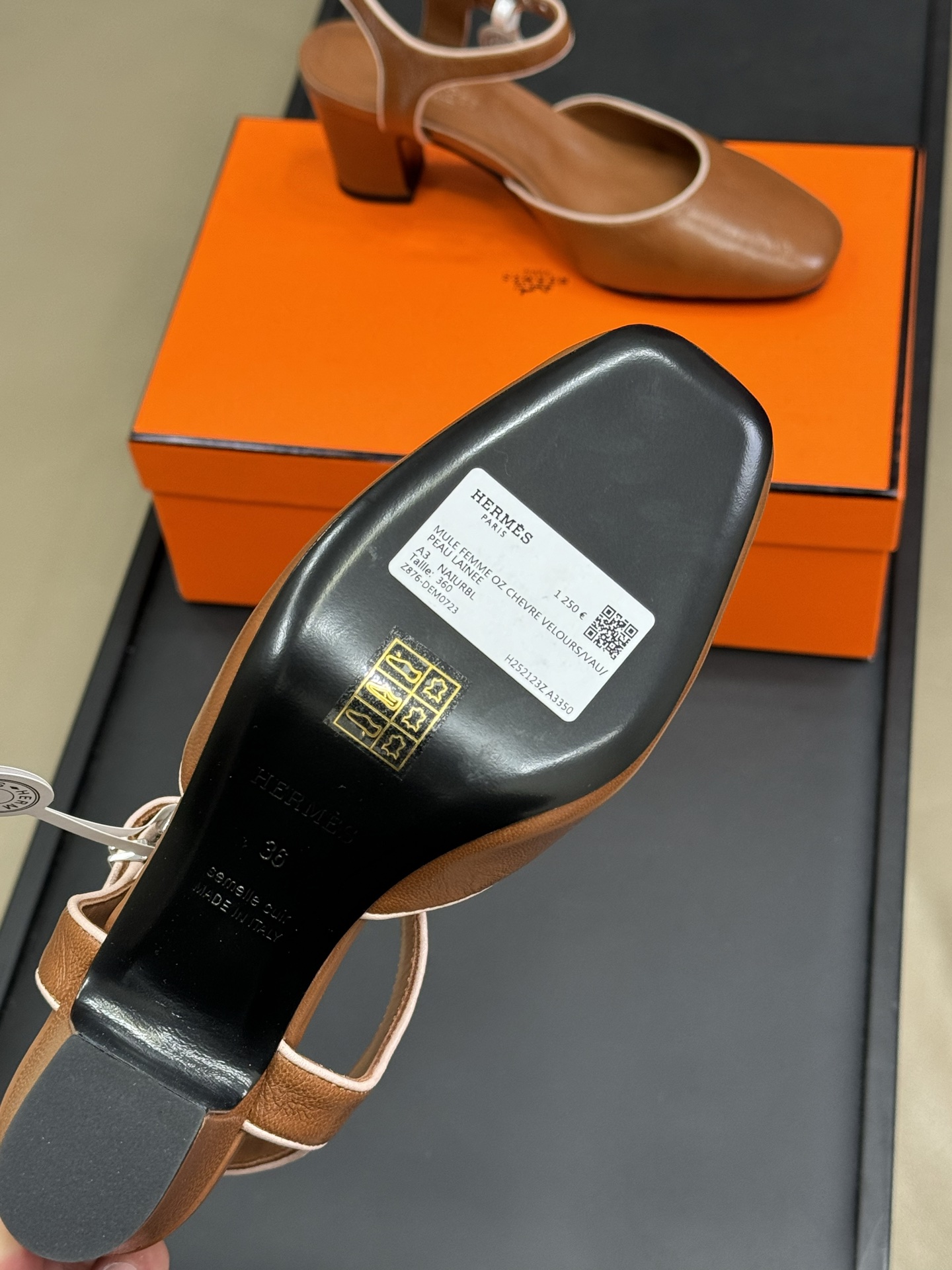 HERMES 00189