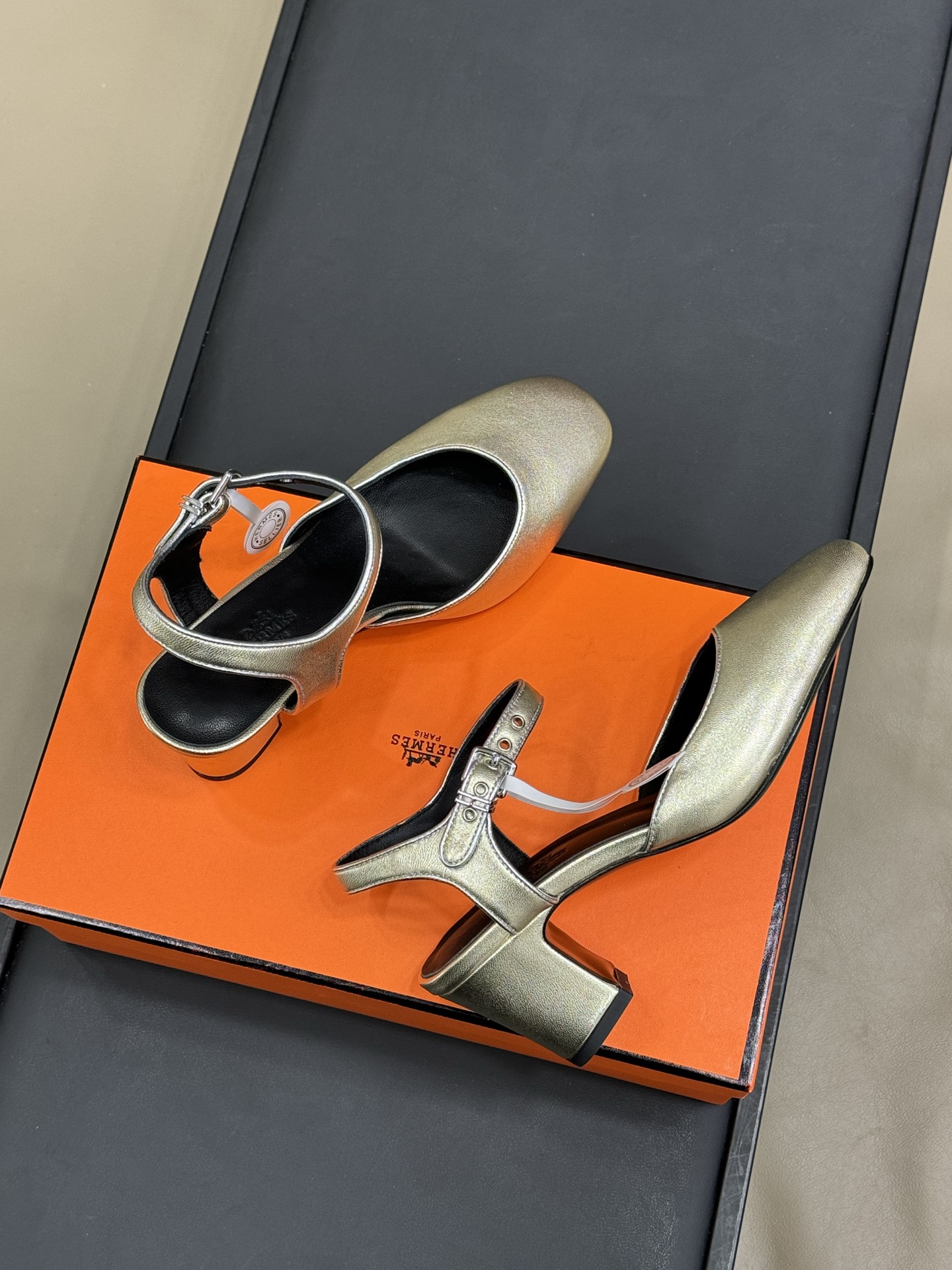HERMES 00199