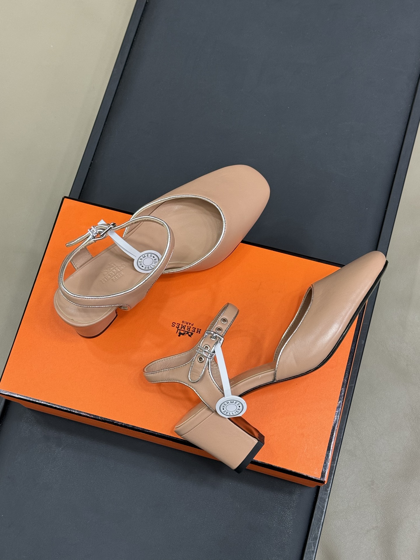 HERMES 00209