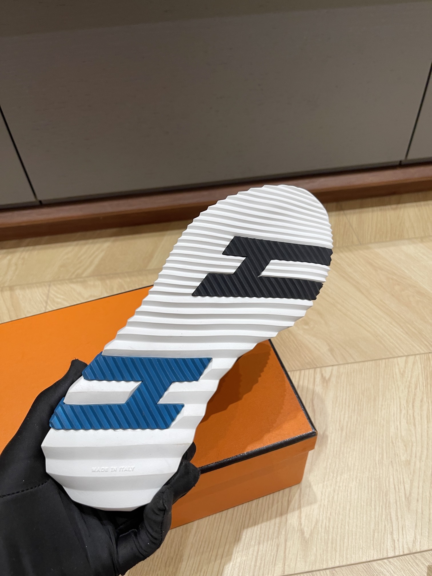 HERMES 00219