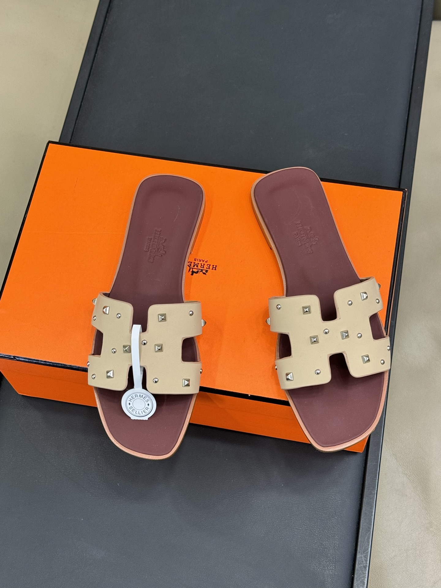 HERMES 00229 HERMES 00229