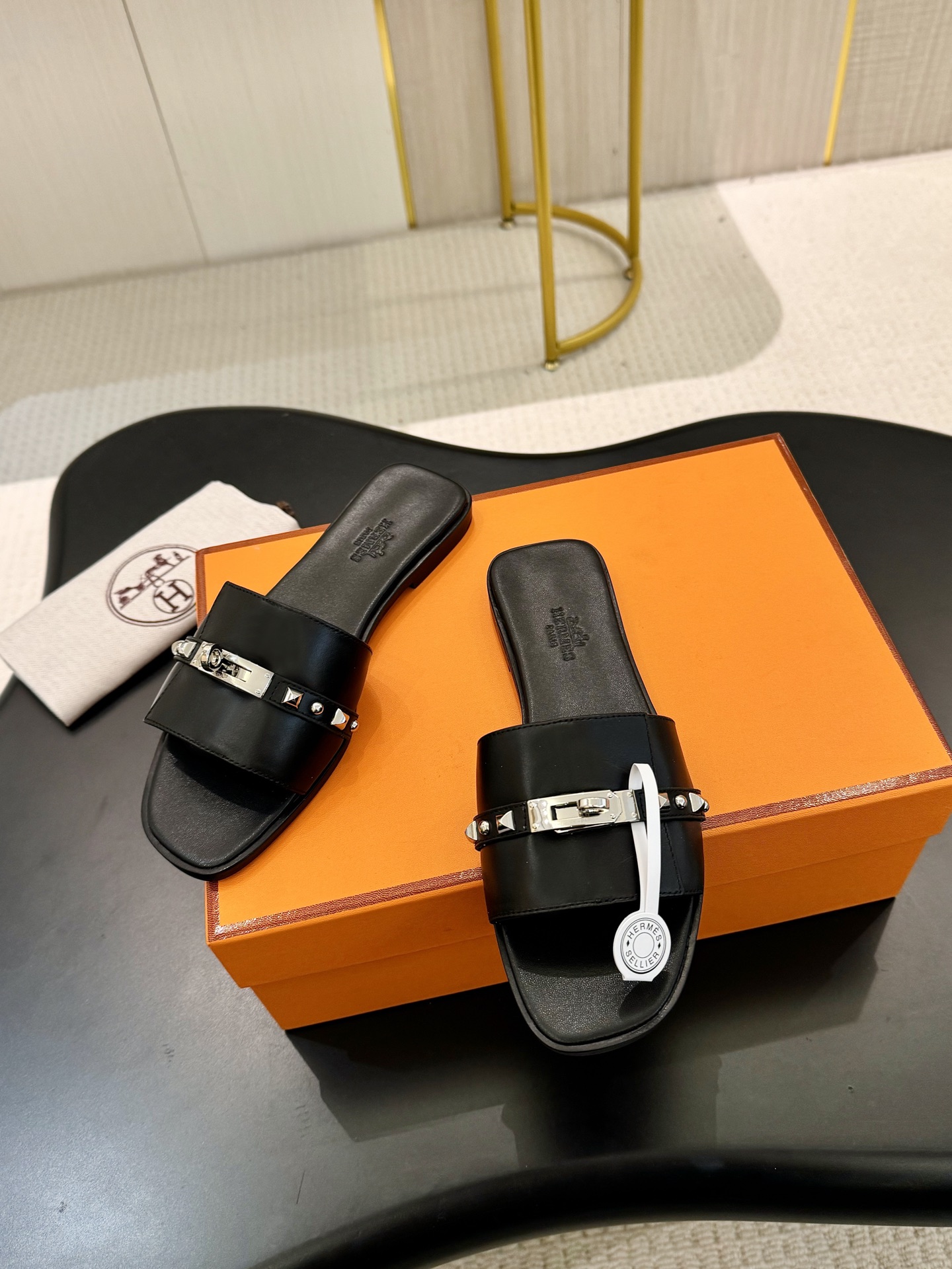 HERMES  00229