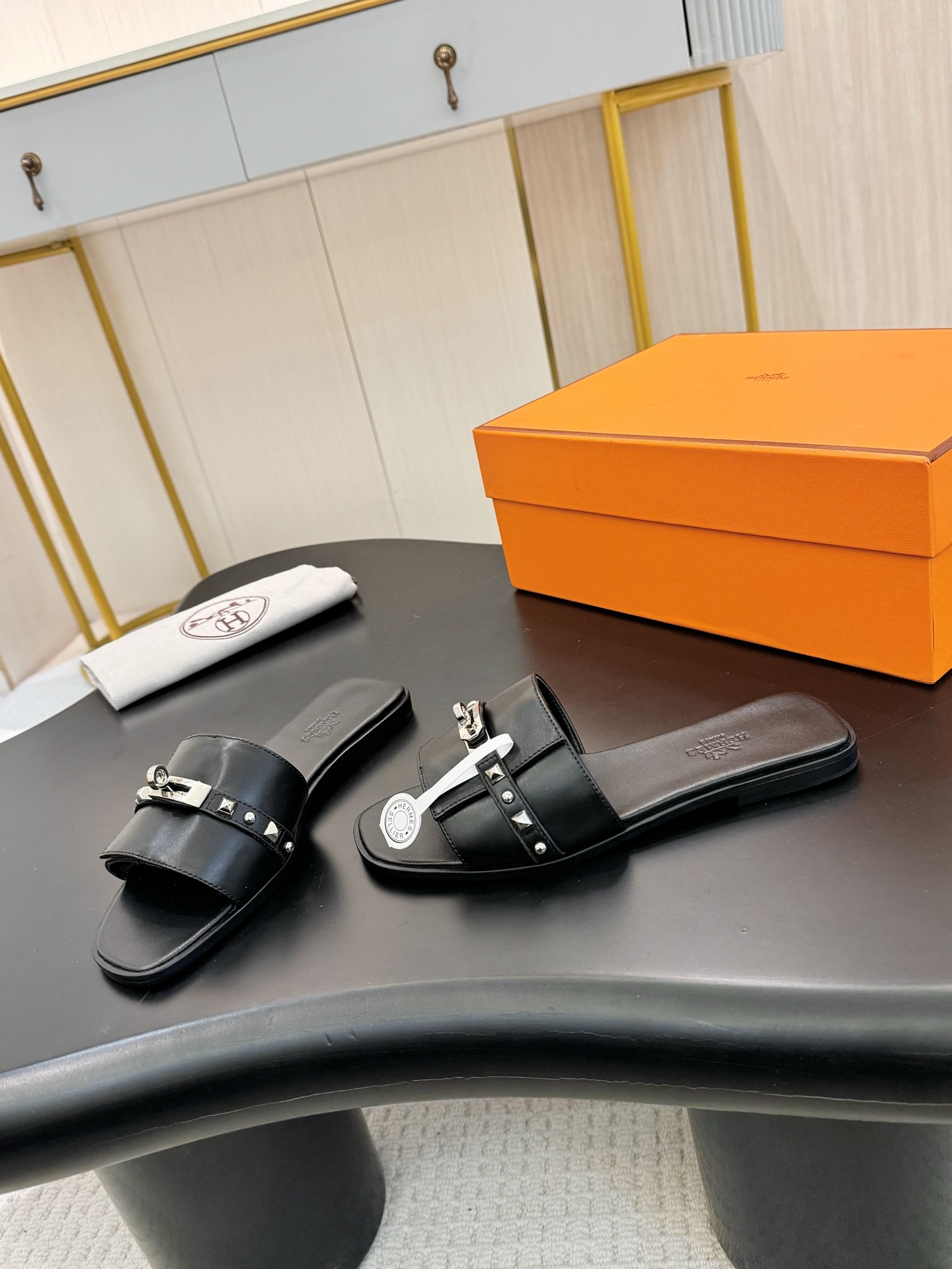 HERMES  00229