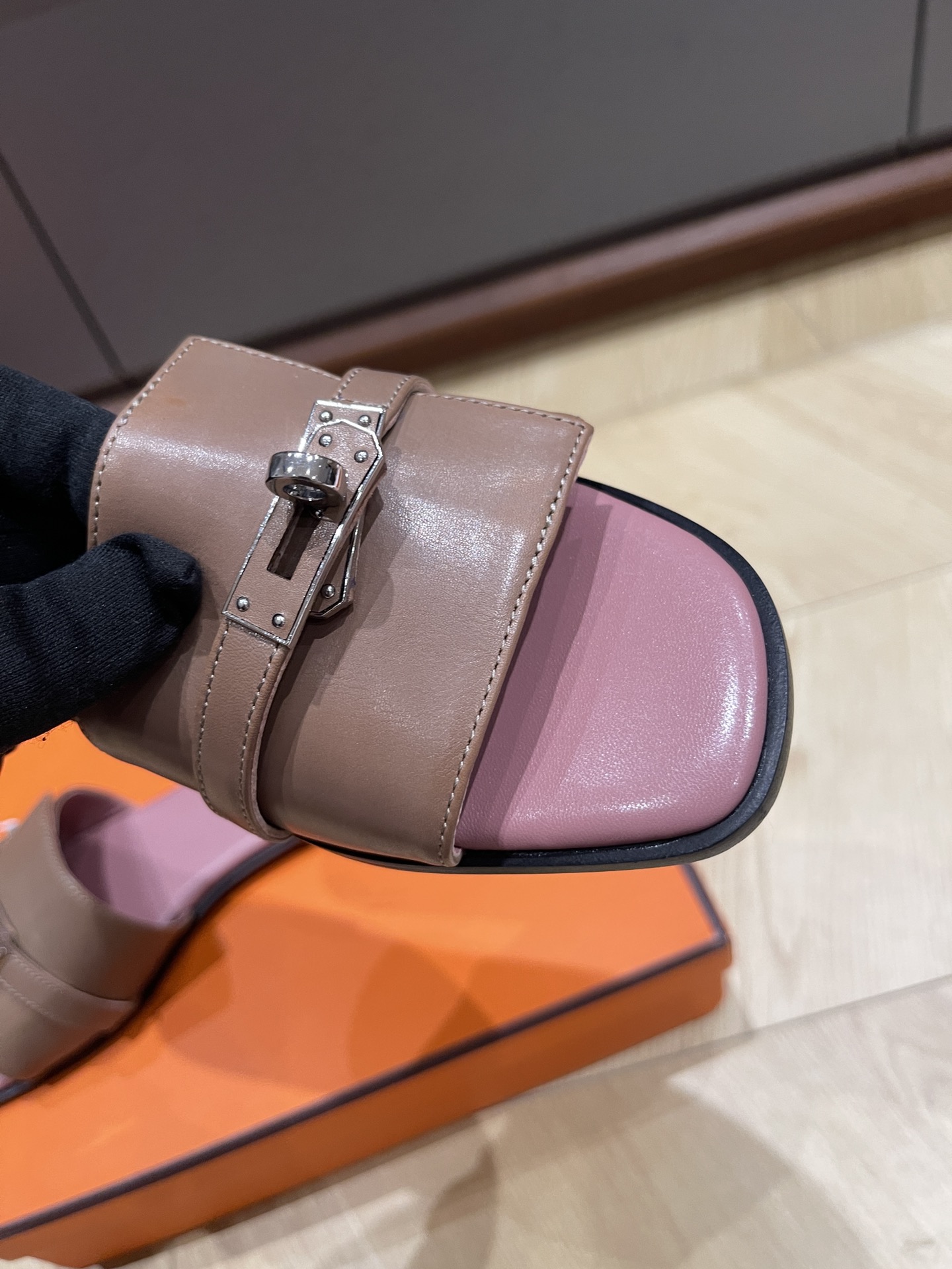 HERMES 00229 HERMES 00229