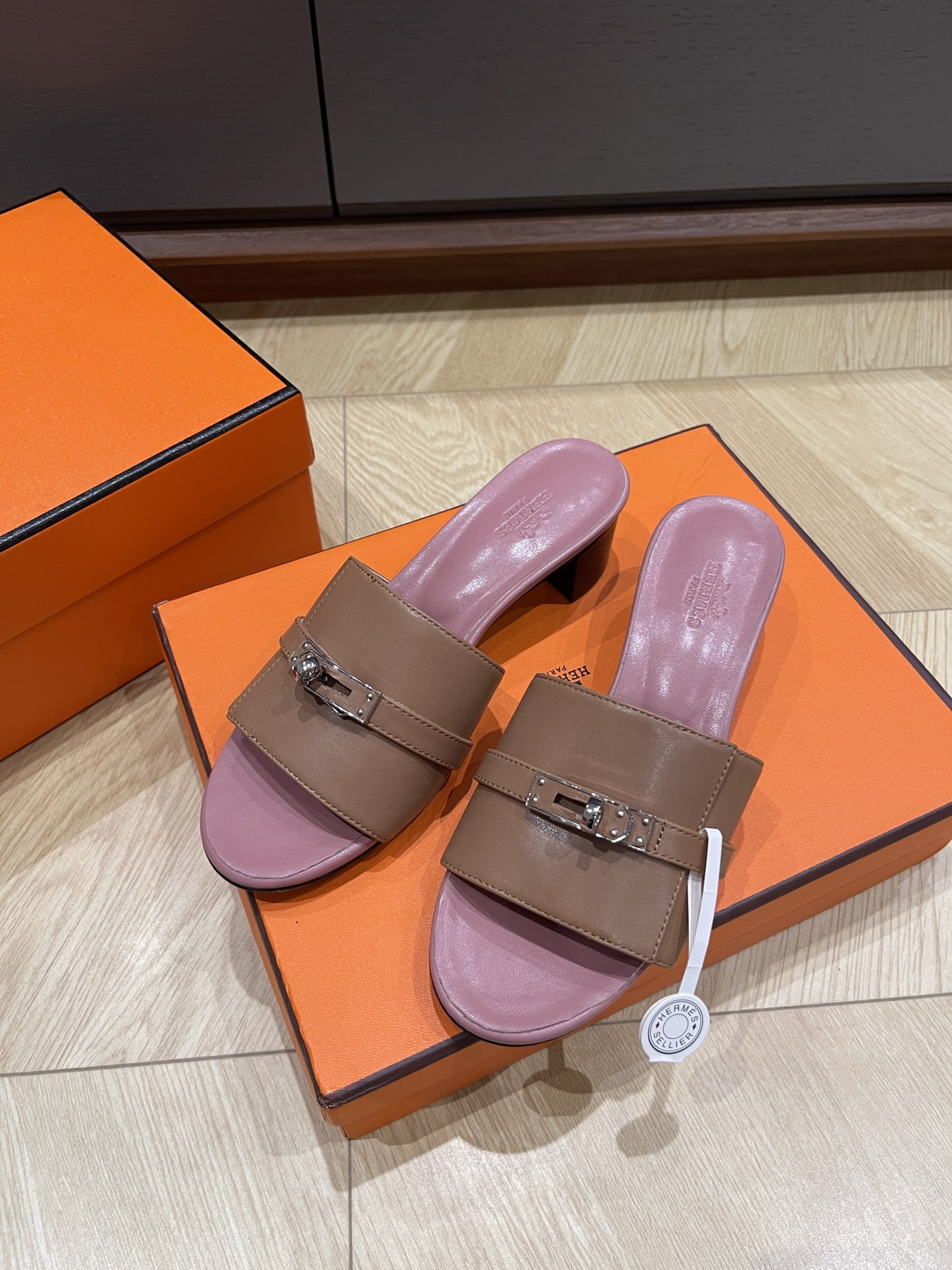 HERMES 00238