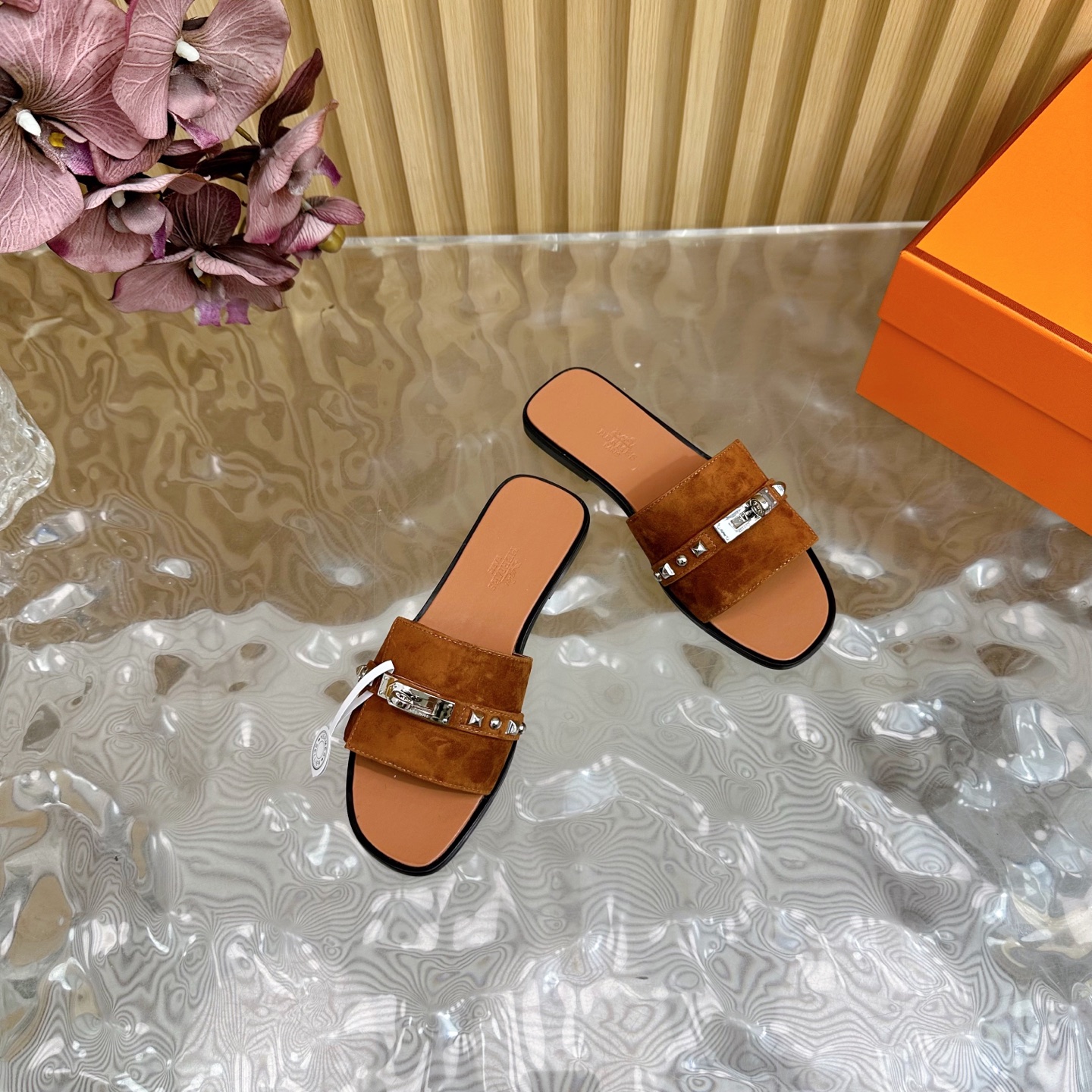 HERMES 00239