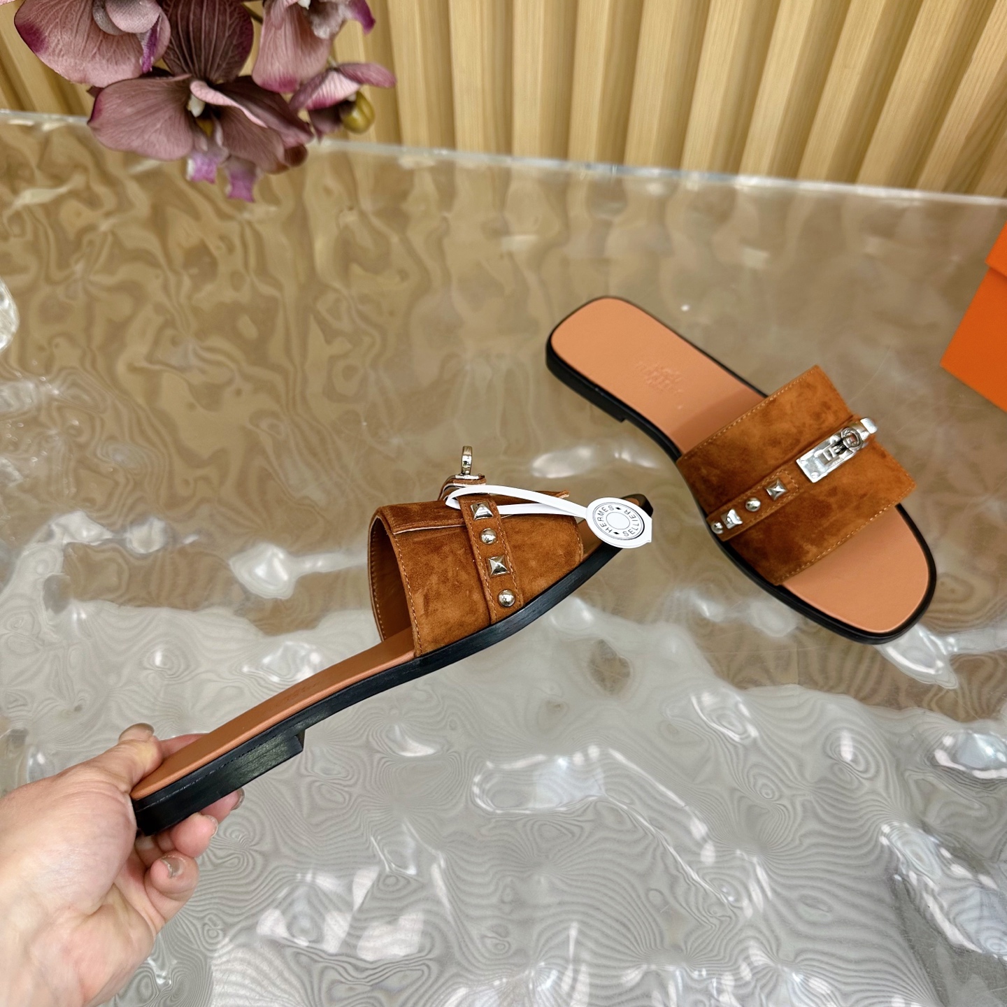 HERMES 00239
