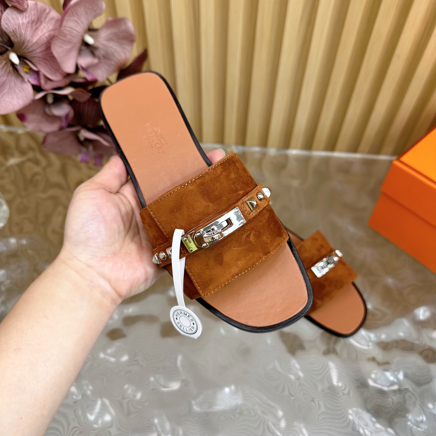 HERMES 00239