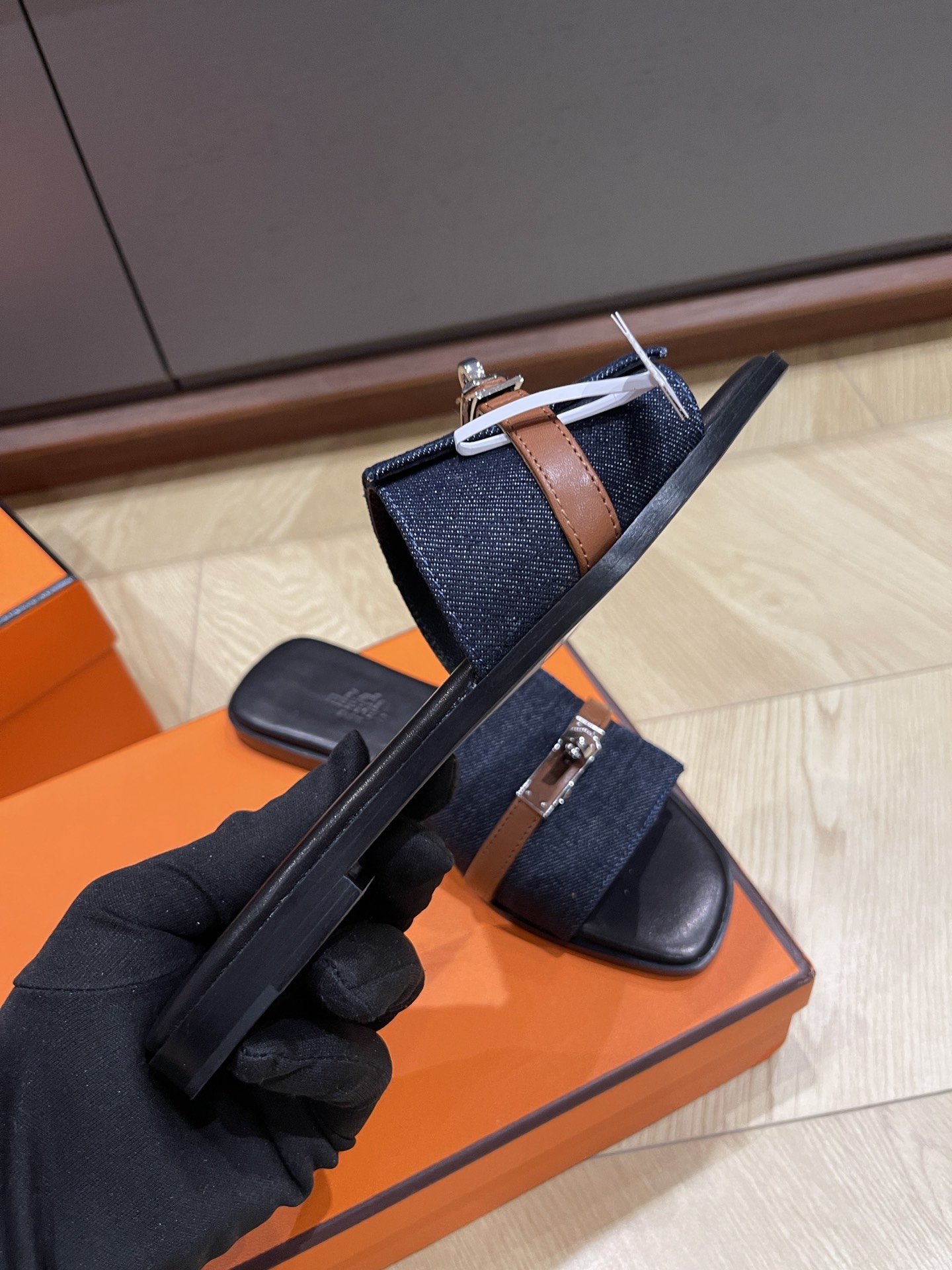 HERMES 00268