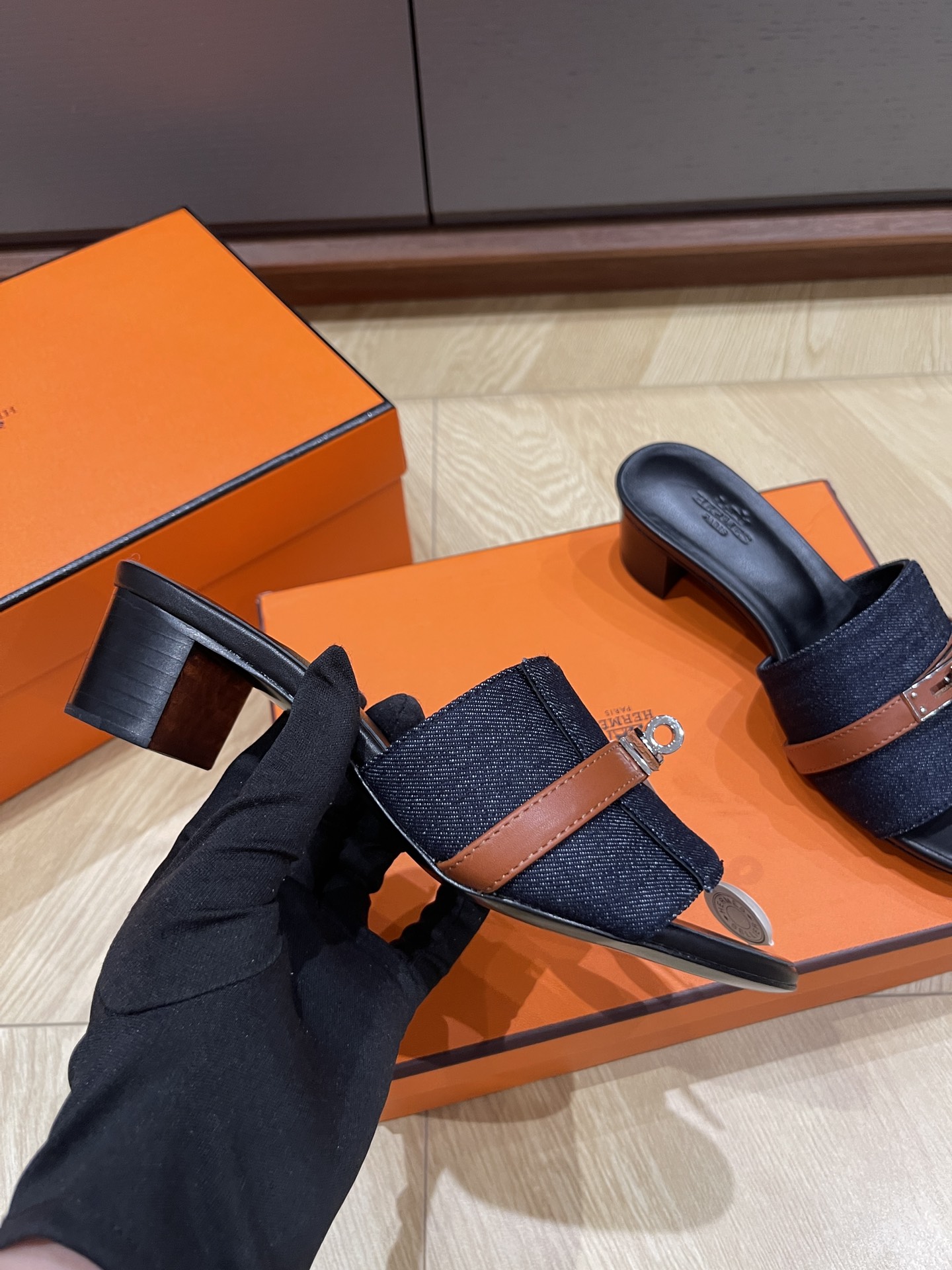 HERMES 00276