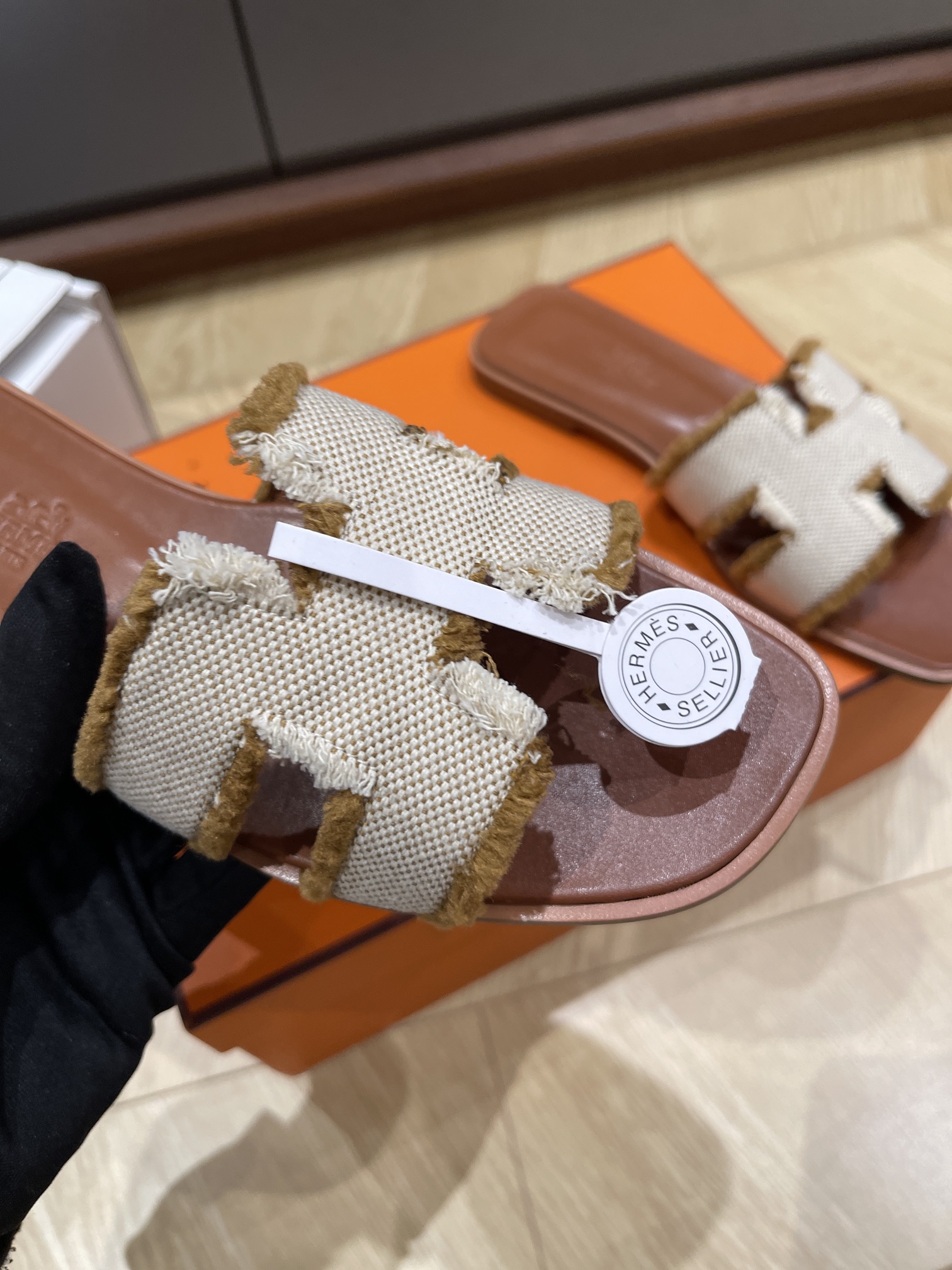 HERMES 00288