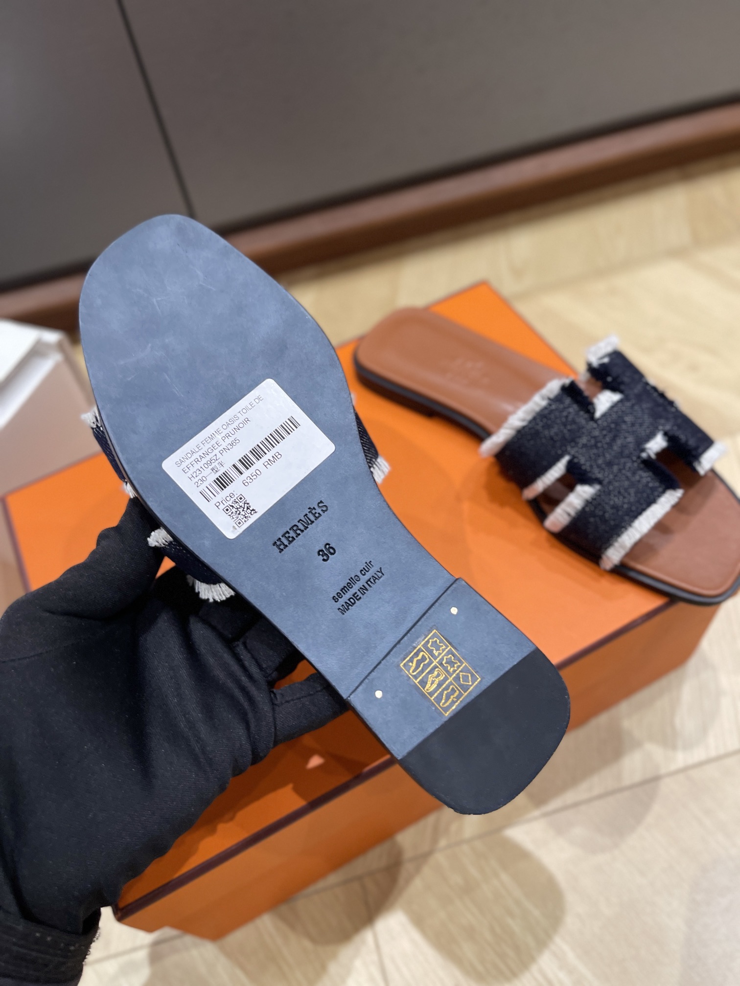 HERMES 00298