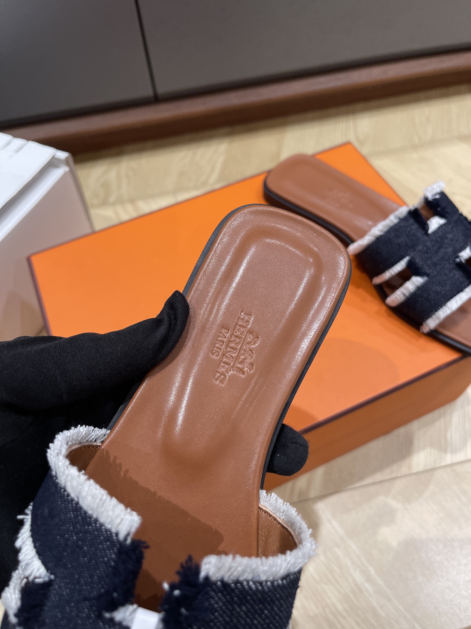 HERMES 00298