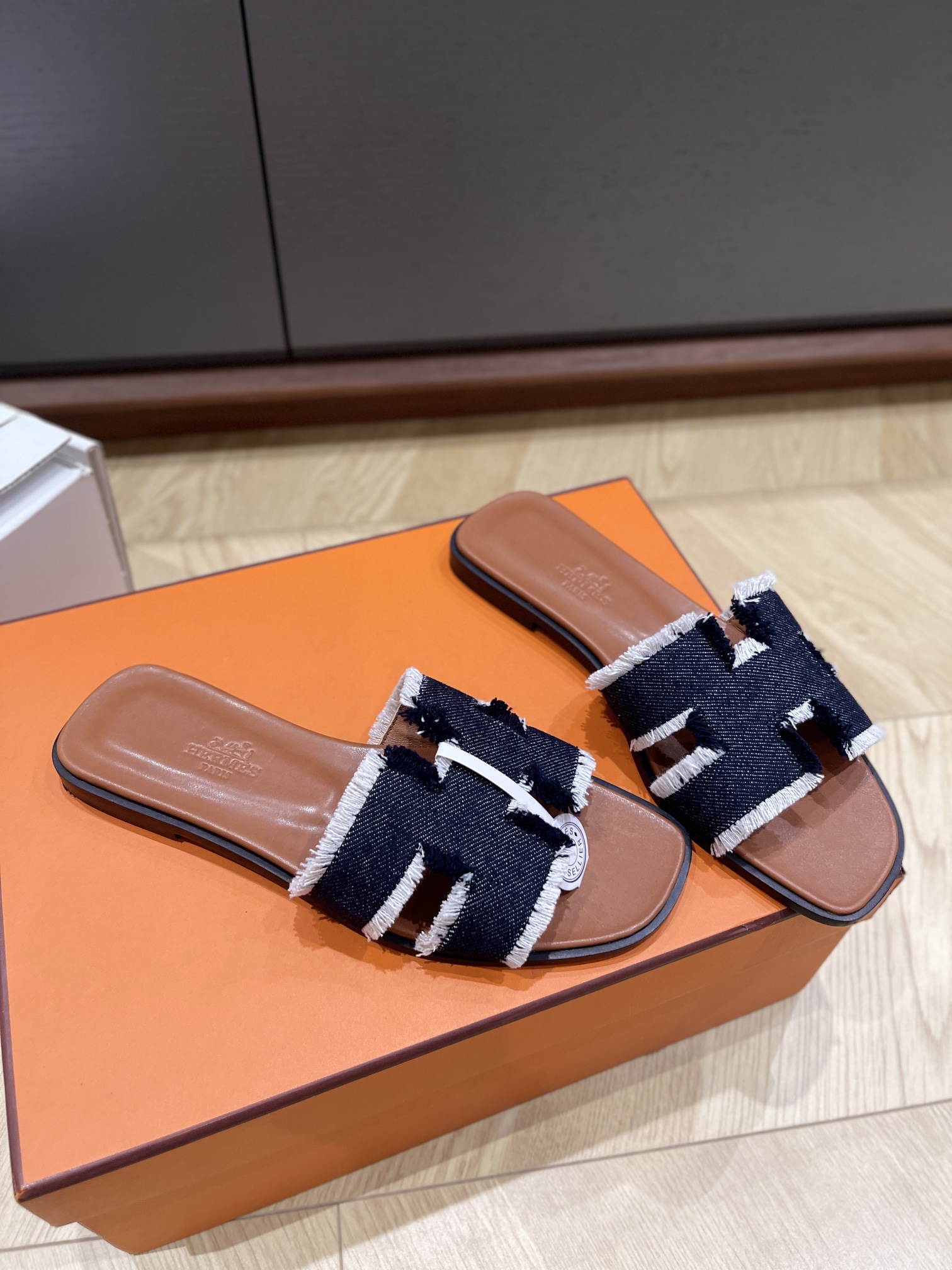 HERMES 00298