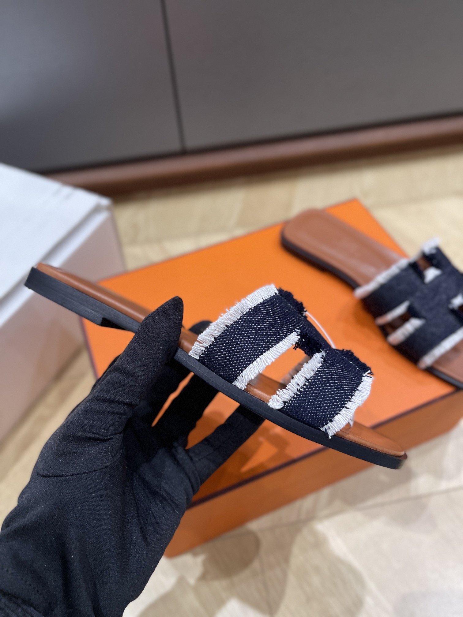HERMES 00298